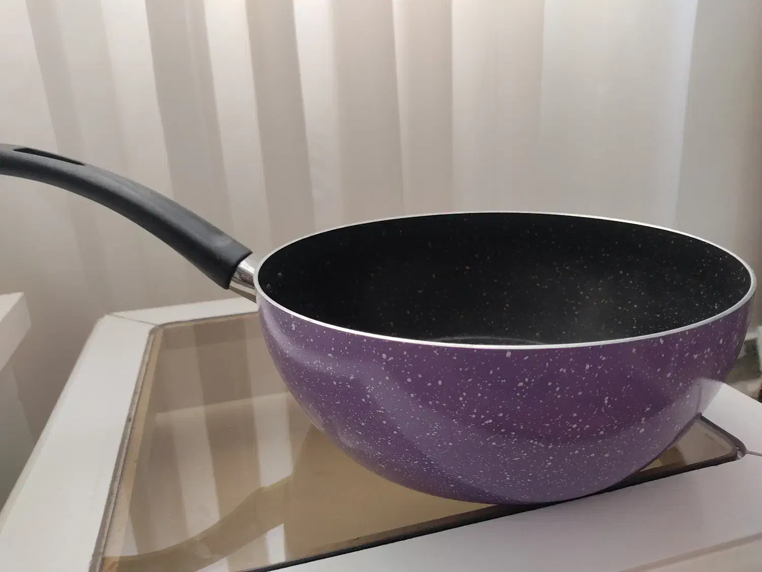 ماهیتابه چدن دردار،دسته دار|ظروف پخت‌وپز|هشتگرد, شهرک ولیعصر (مصلی)|دیوار