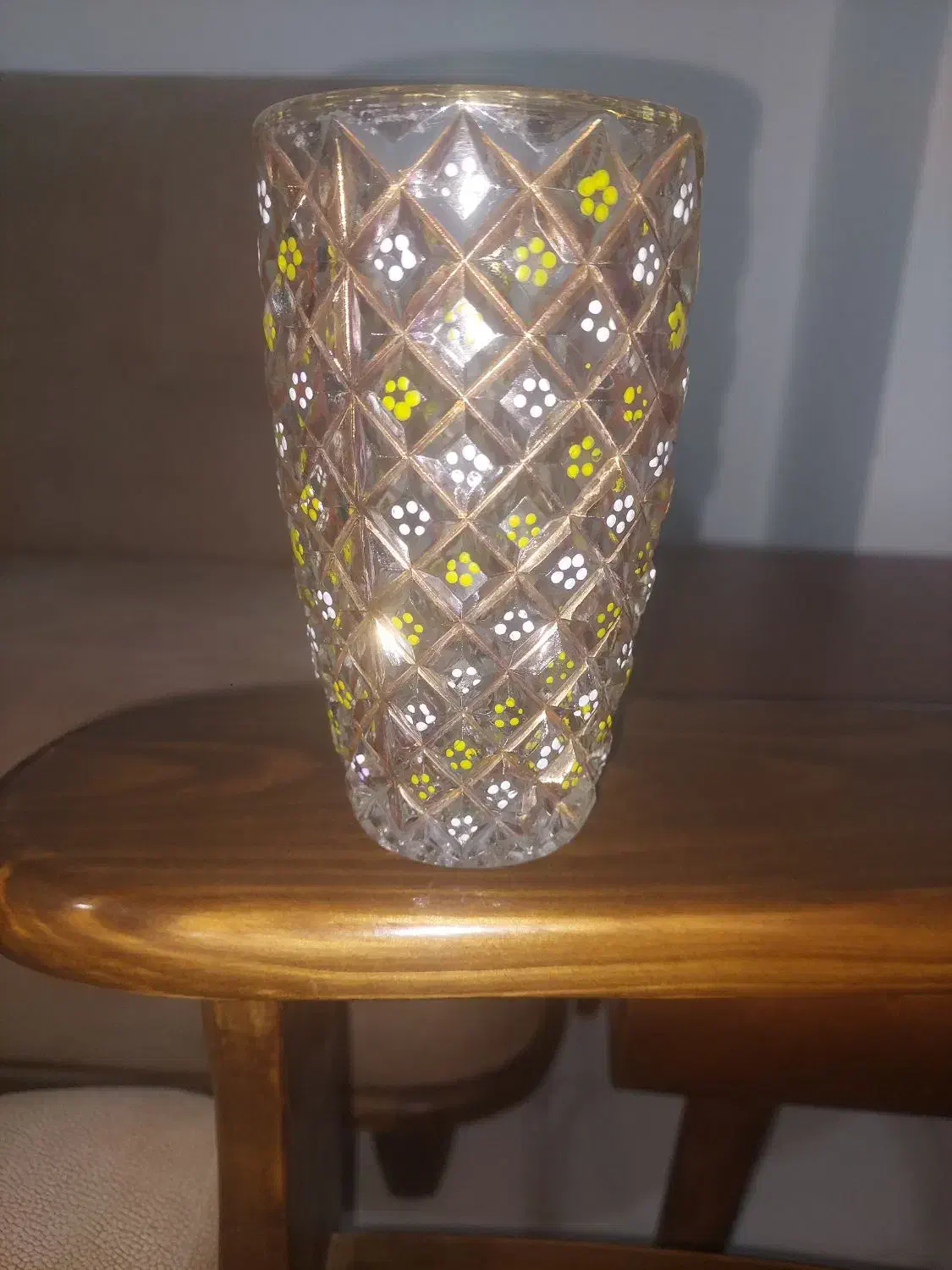 گلدان قدیمی|کلکسیون اشیاء عتیقه|همدان, |دیوار