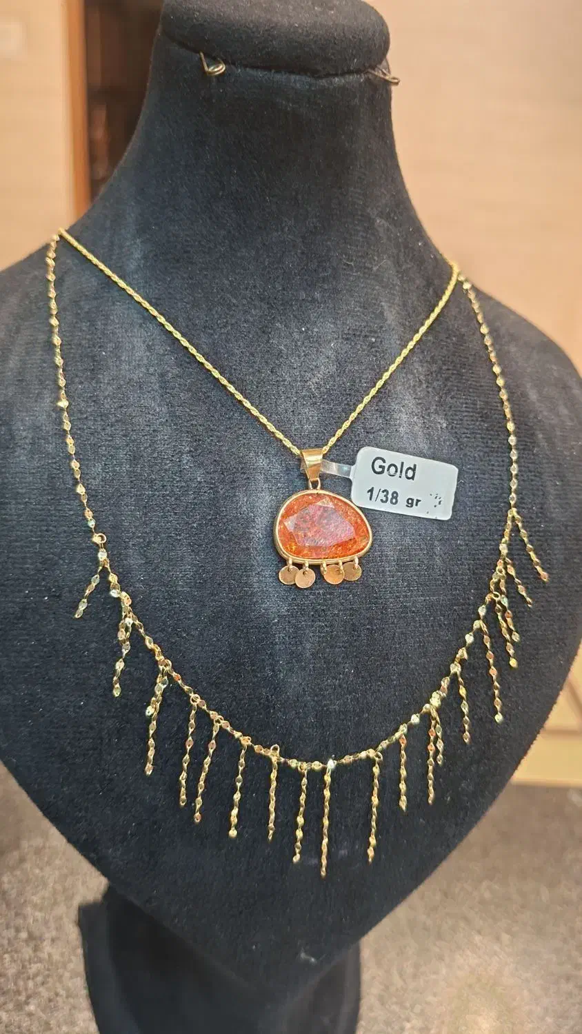 گردنی های لوکس شرابه ای|جواهرات|شیراز, شاهچراغ|دیوار