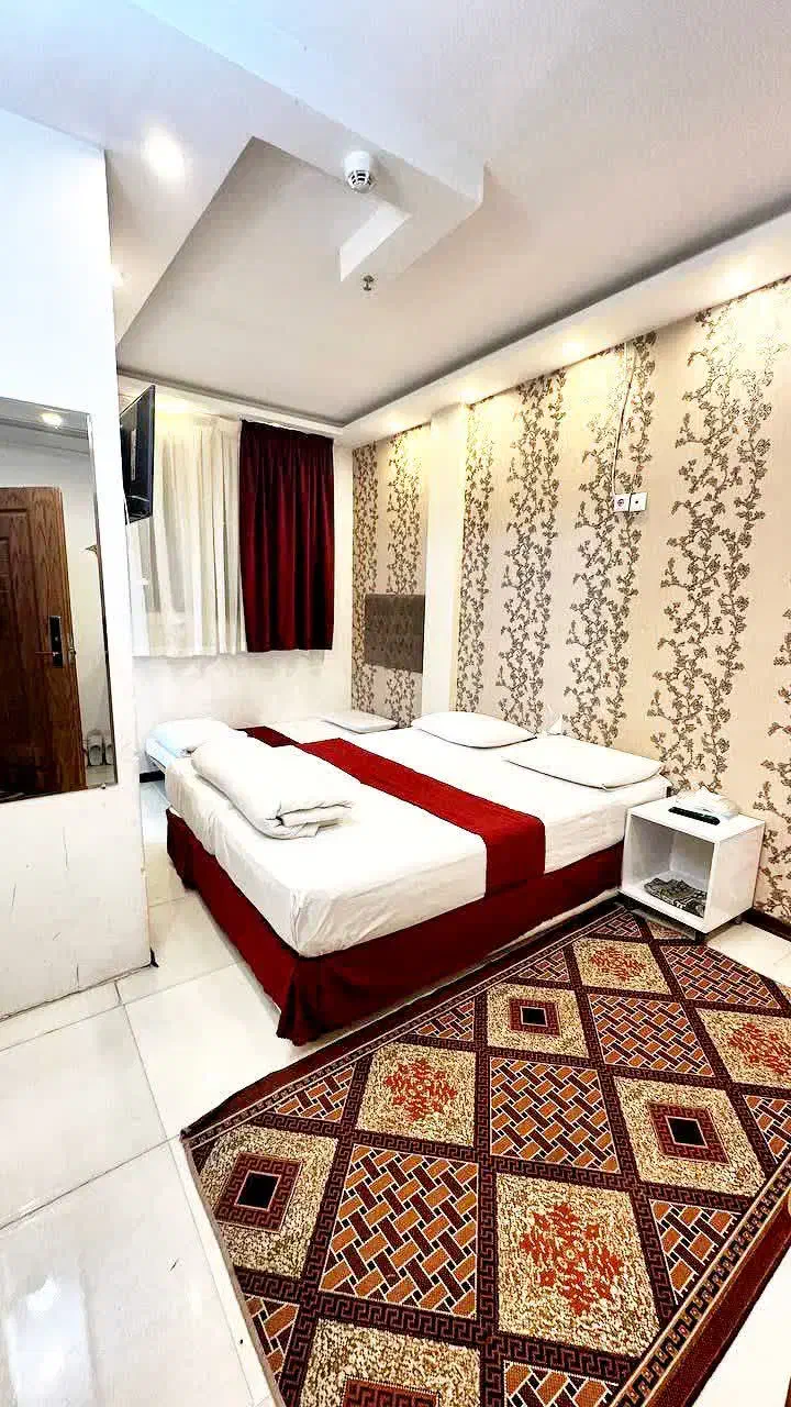 هتل و سوییت با سه وعده غذا و پارکینگ مسقف|اجارهٔ کوتاه‌مدت آپارتمان و سوئیت|مشهد, حرم مطهر رضوی|دیوار