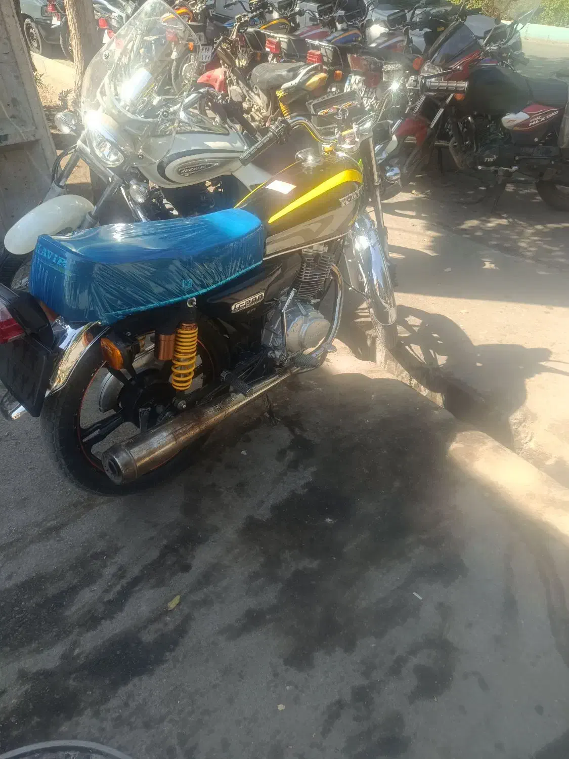 200کویر‌مدل‌99|موتورسیکلت|اصفهان, آبشار|دیوار