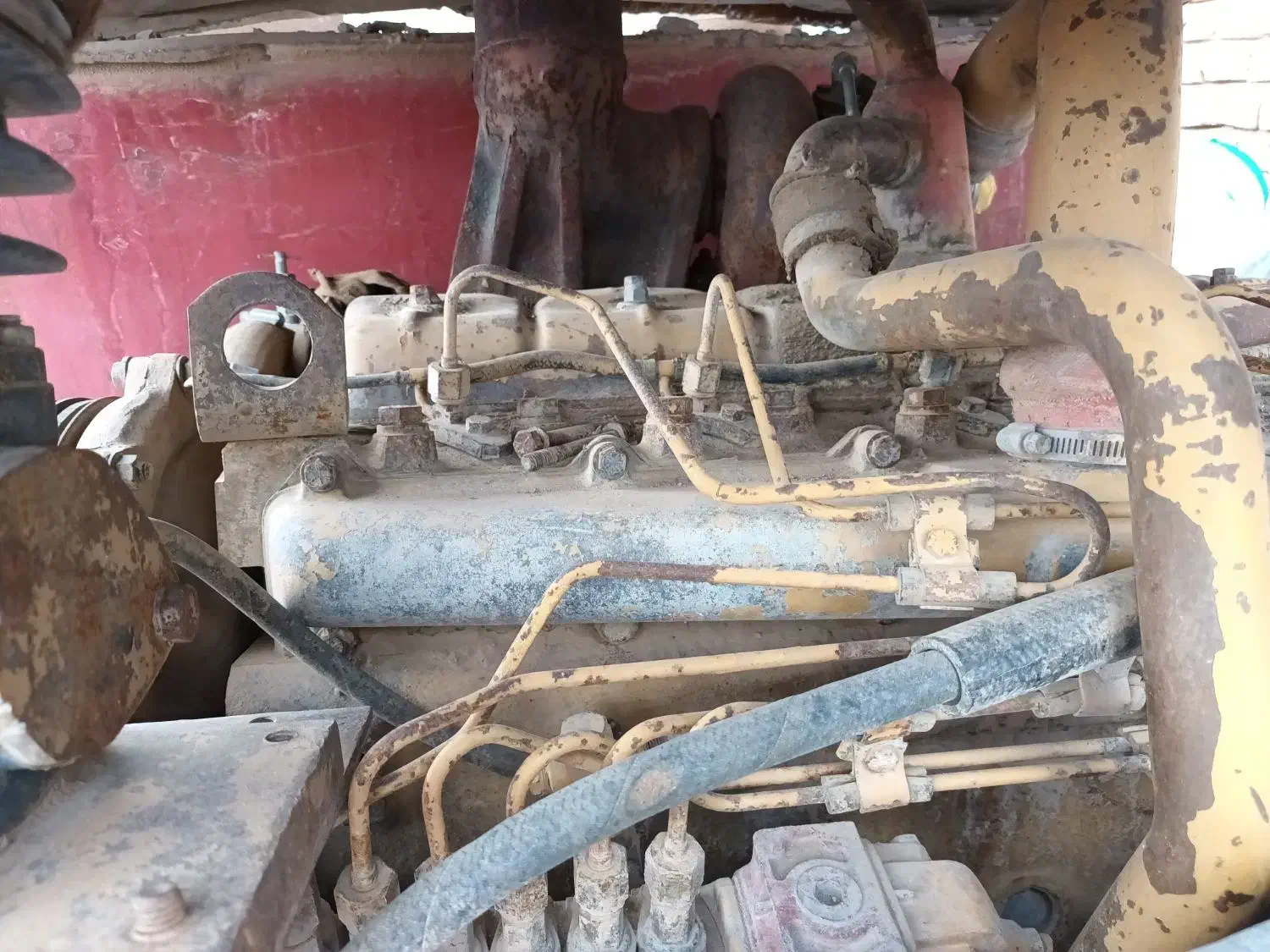 موتوراستوک لودرهپکو.انترناش|قطعات یدکی و لوازم جانبی|سربیشه, |دیوار