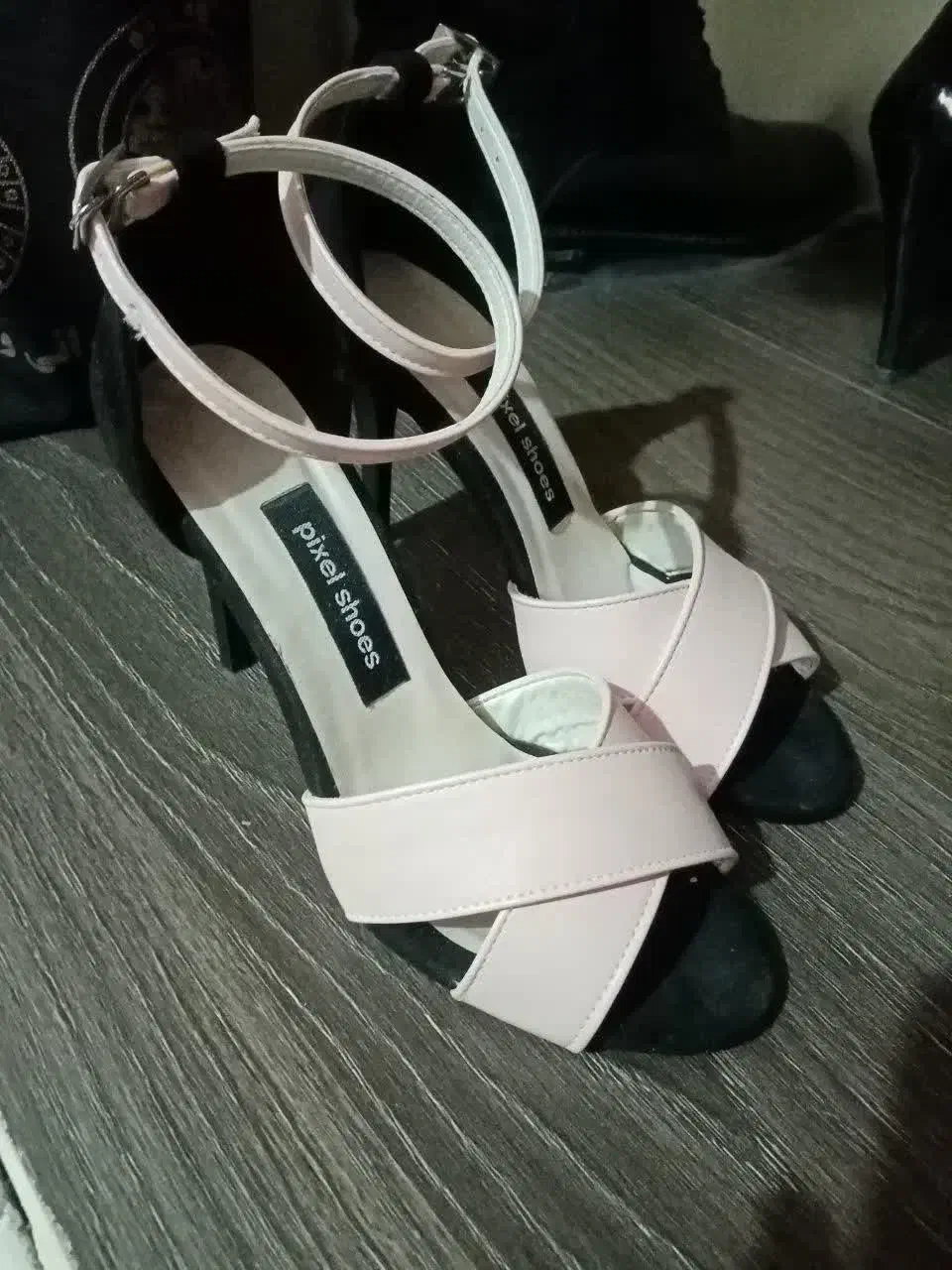 مجلسی زنانه|کیف، کفش، کمربند|پرند, فاز ۱|دیوار