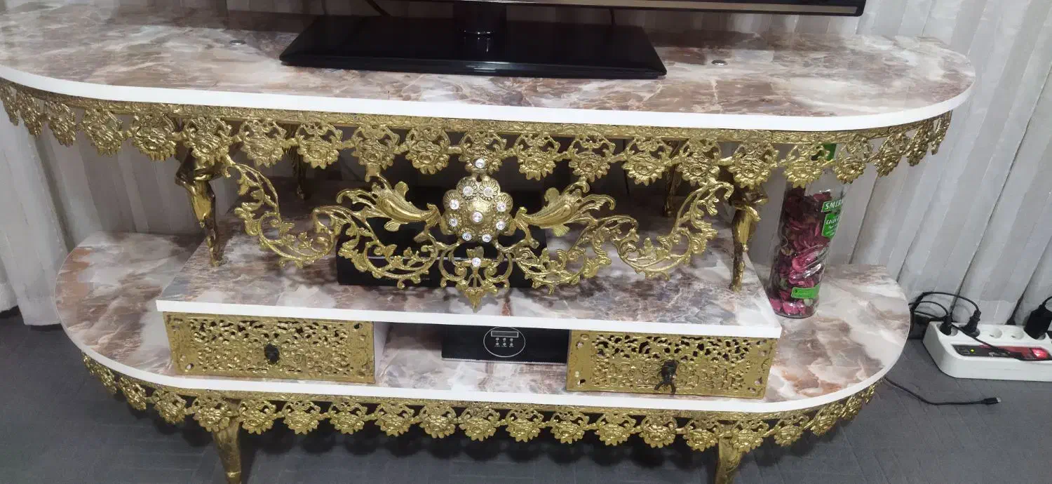 میز تی وی برنجی شیک و محکم|میز تلویزیون|نسیم‌شهر, |دیوار