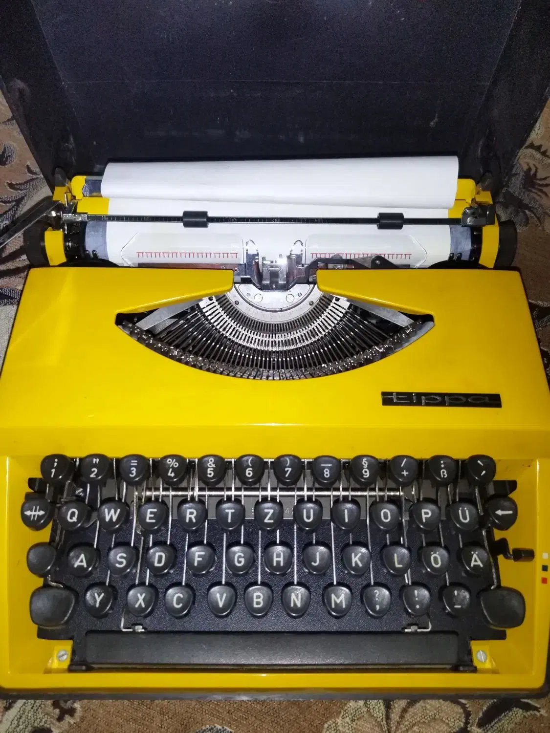 ماشین تایپ قدیمی تمیز سالم|کلکسیون اشیاء عتیقه|پیشوا, |دیوار