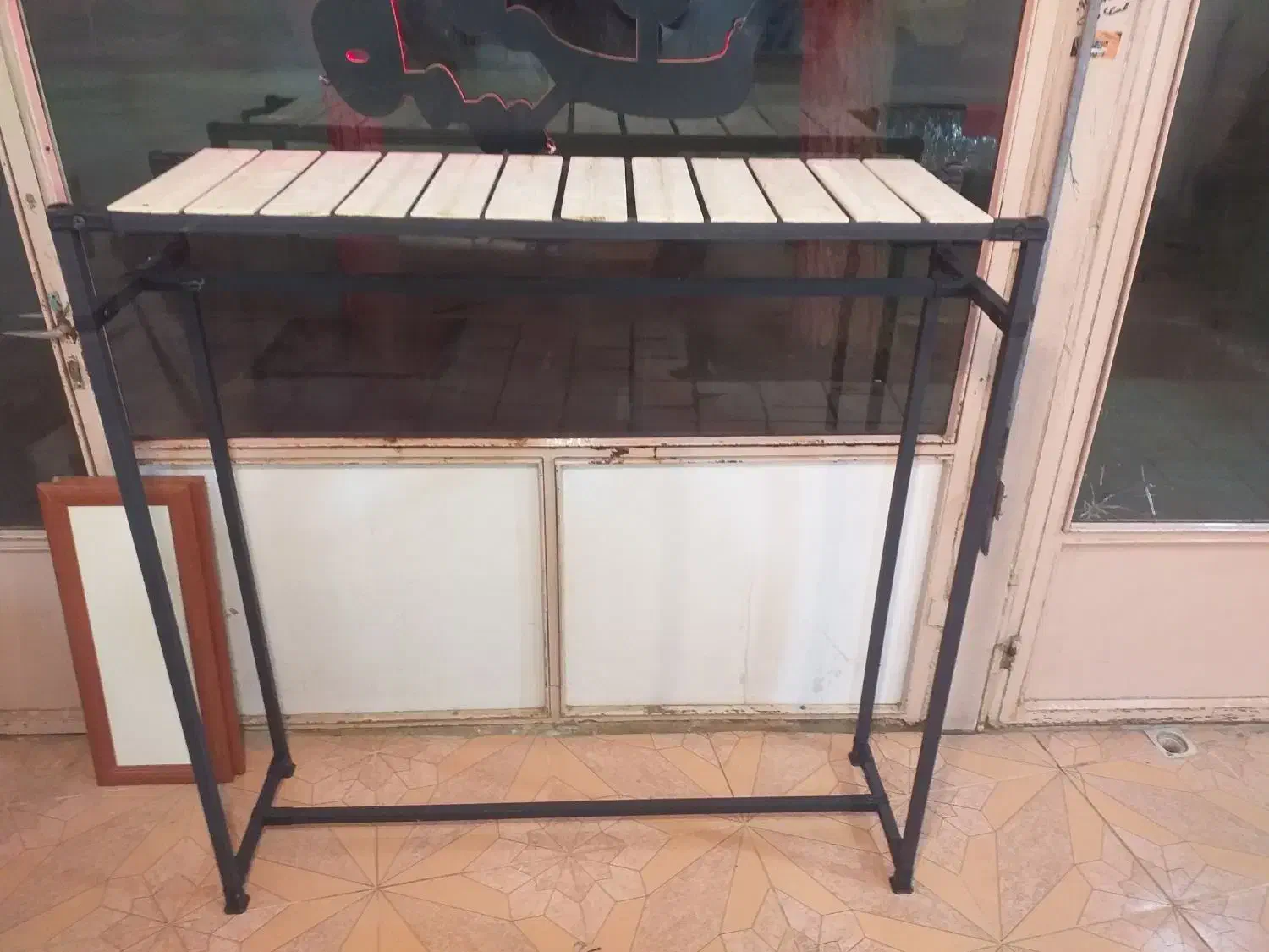 رقال لباس|بندرخت و رخت‌آویز|بناب, |دیوار