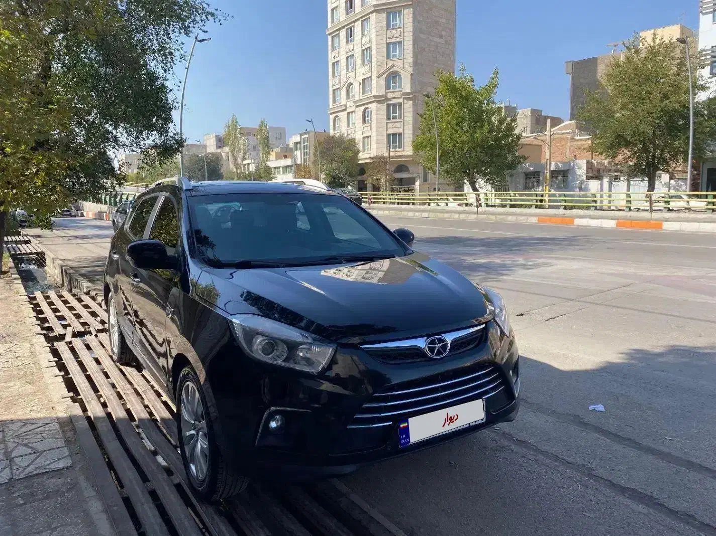جک اس۵ مدل ۱۴۰۰موتور۲۰۰۰ گارانتی فعال بدون نقطه|خودرو سواری و وانت|اردبیل, |دیوار