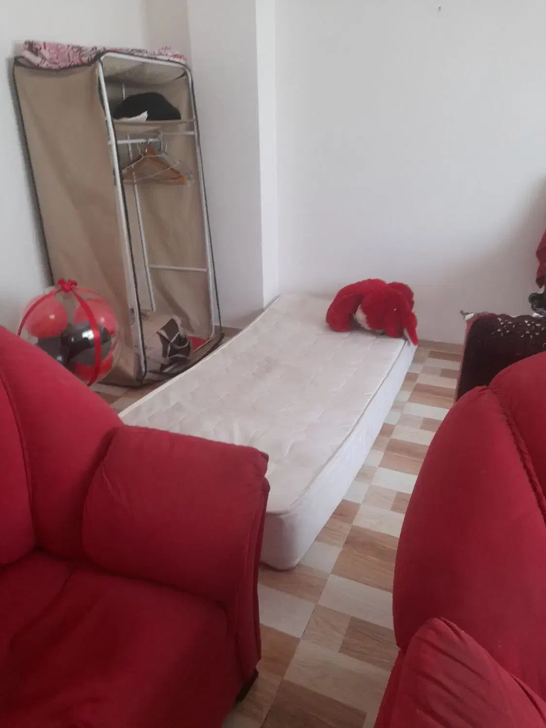 همخونه خانم درمسکن مهر|اجارهٔ آپارتمان|رشت, کوی مهر|دیوار