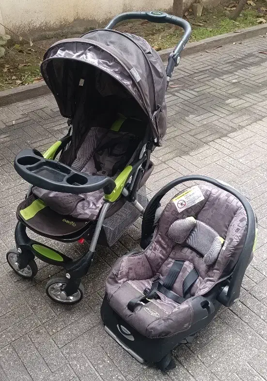 کالسکه و صندلی ماشین و روروئک ایون فلو آمریکا|کالسکه و لوازم جانبی|رشت, گلباغ نماز|دیوار