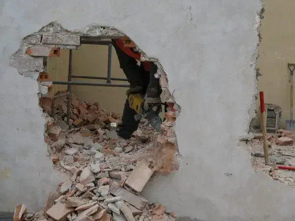 تخریب وکوله و کاشی کاری|خدمات پیشه و مهارت|تبریز, |دیوار