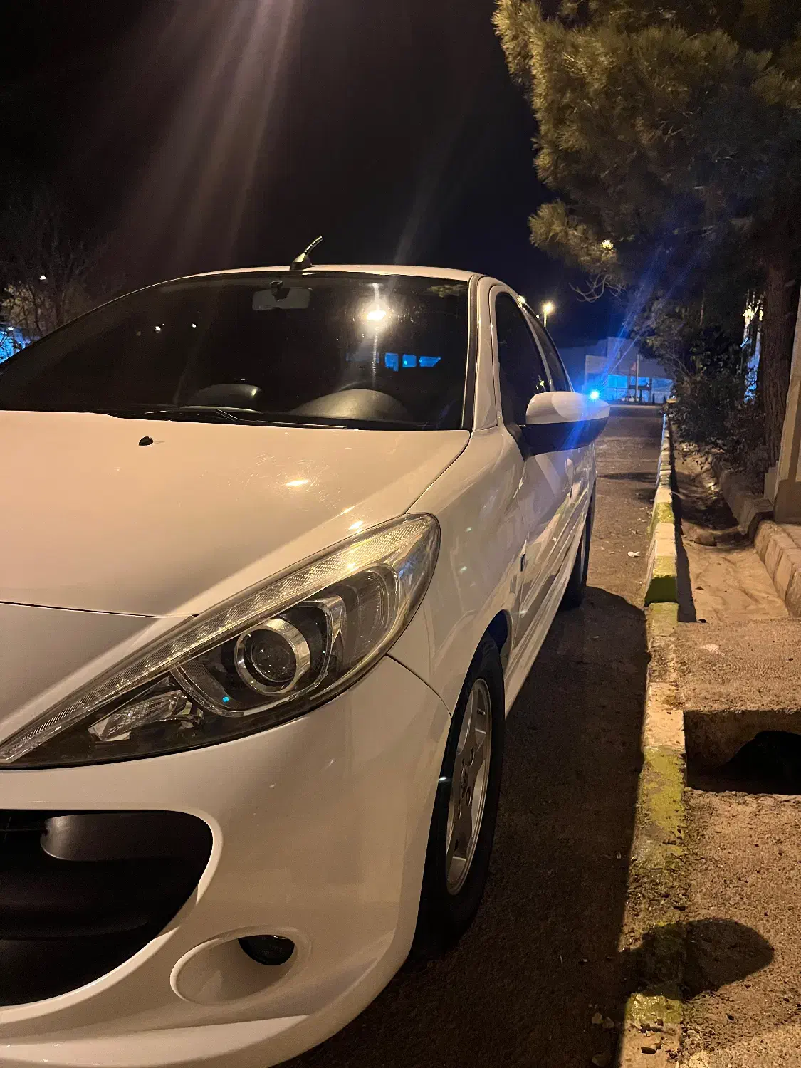 ۲۰۷ سفید دنده ای مدل ۹۶|خودرو سواری و وانت|مهدی شهر, |دیوار