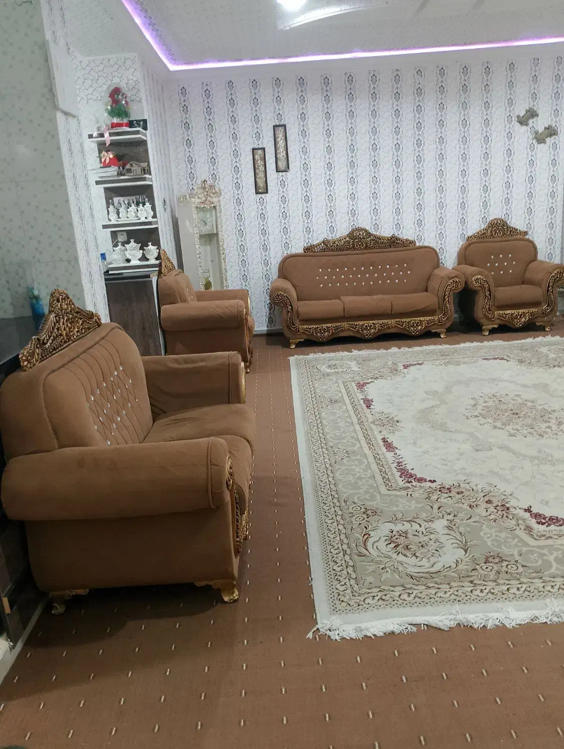 مبلمان 9 نفره فقط 6 مقطوع|مبلمان خانگی و میز عسلی|ایلام, |دیوار