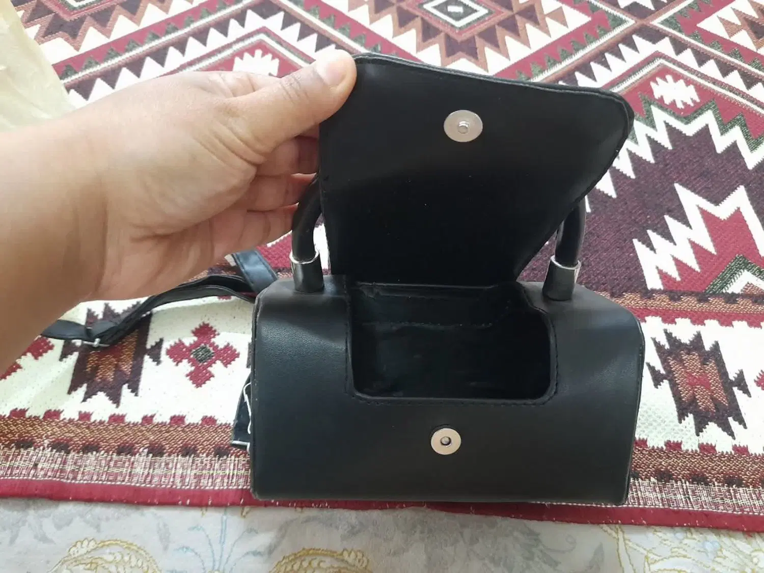 کیف|کیف، کفش، کمربند|مشهد, کشف|دیوار
