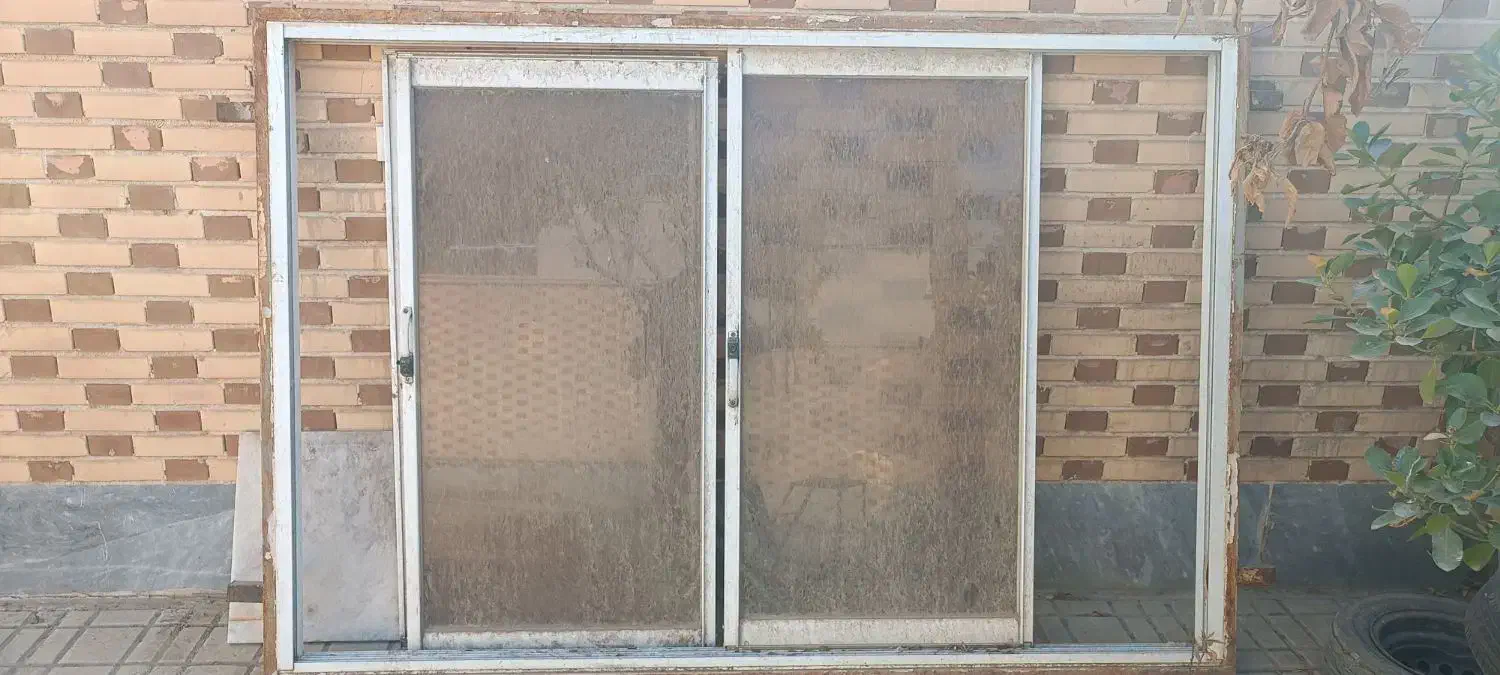 پنجره آلومینیومی سه کشو با فرم اهنی|مصالح و تجهیزات ساختمان|کرج, شهرک جهان آرا|دیوار