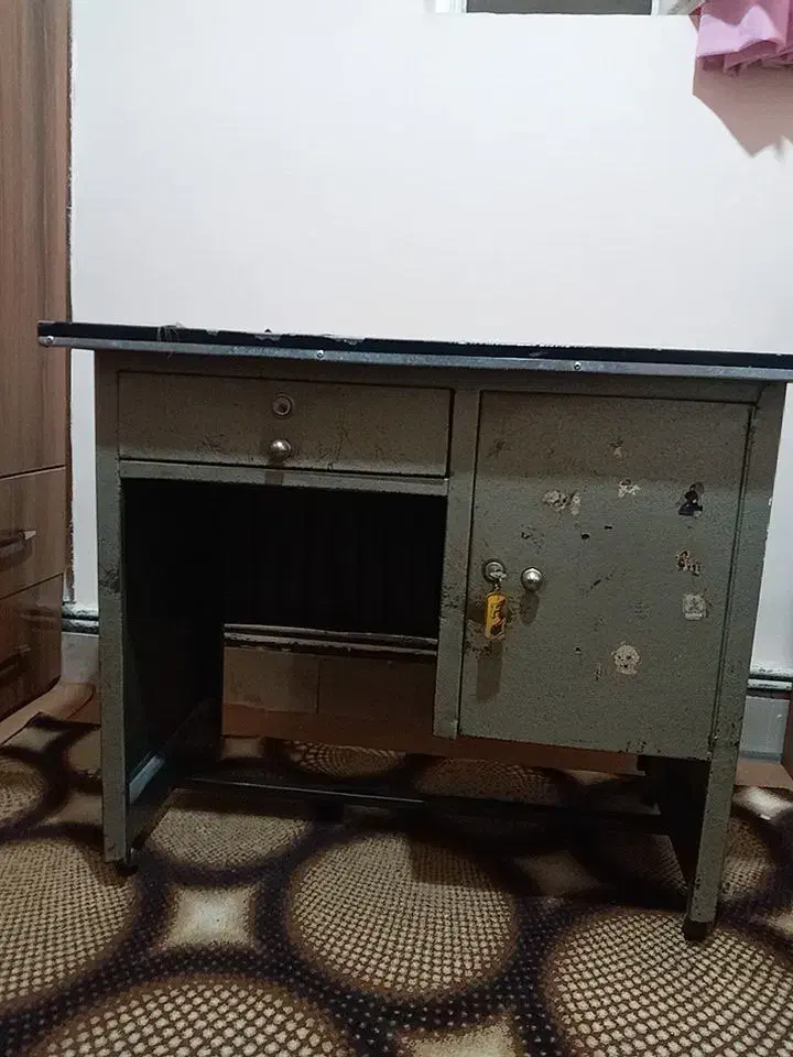 میز تحریر فلزی|میز تحریر و کامپیوتر|نجف‌آباد, یزدانشهر|دیوار