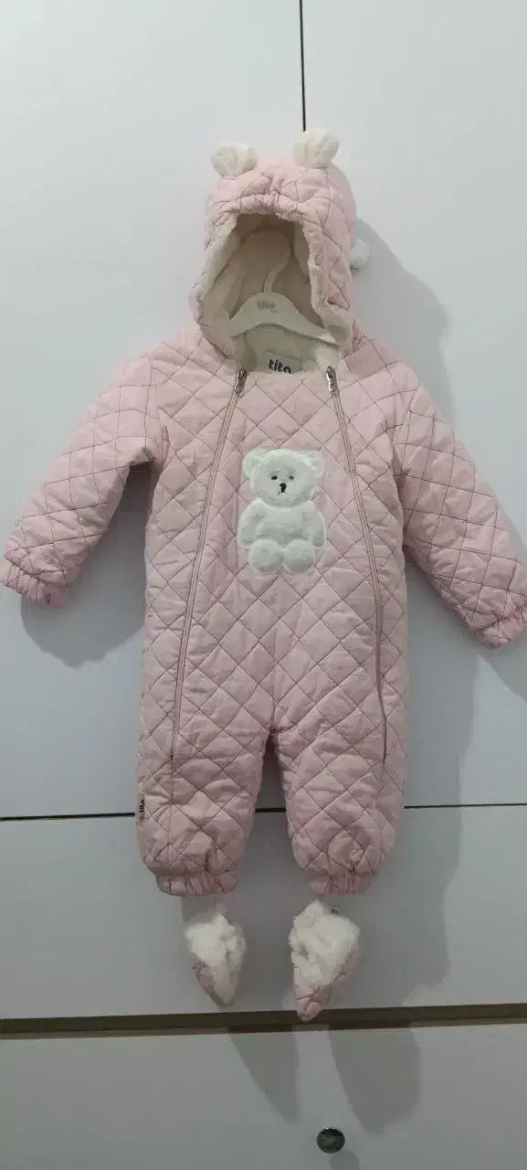 کاپشن کودک|کفش و لباس بچه|بومهن, |دیوار