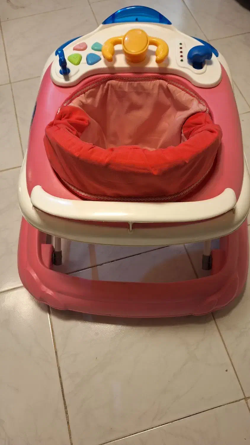 روروئک  صورتی|کالسکه و لوازم جانبی|قدس, شهر‌قدس|دیوار