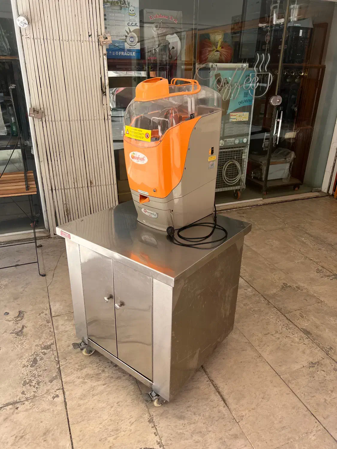 دستگاه آب پرتقال گیری|کافی‌شاپ و رستوران|اصفهان, خانه اصفهان|دیوار