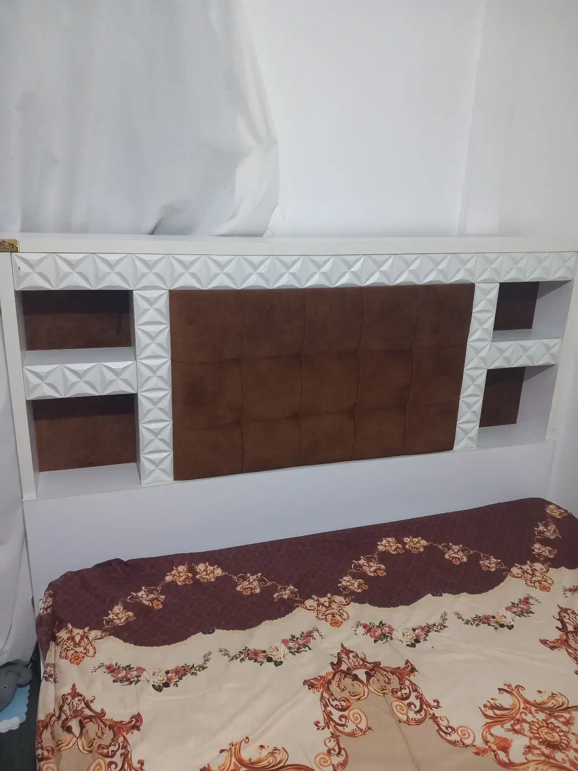 تخت خواب دو نفره همراه تشک|تخت و سرویس خواب|املش, |دیوار