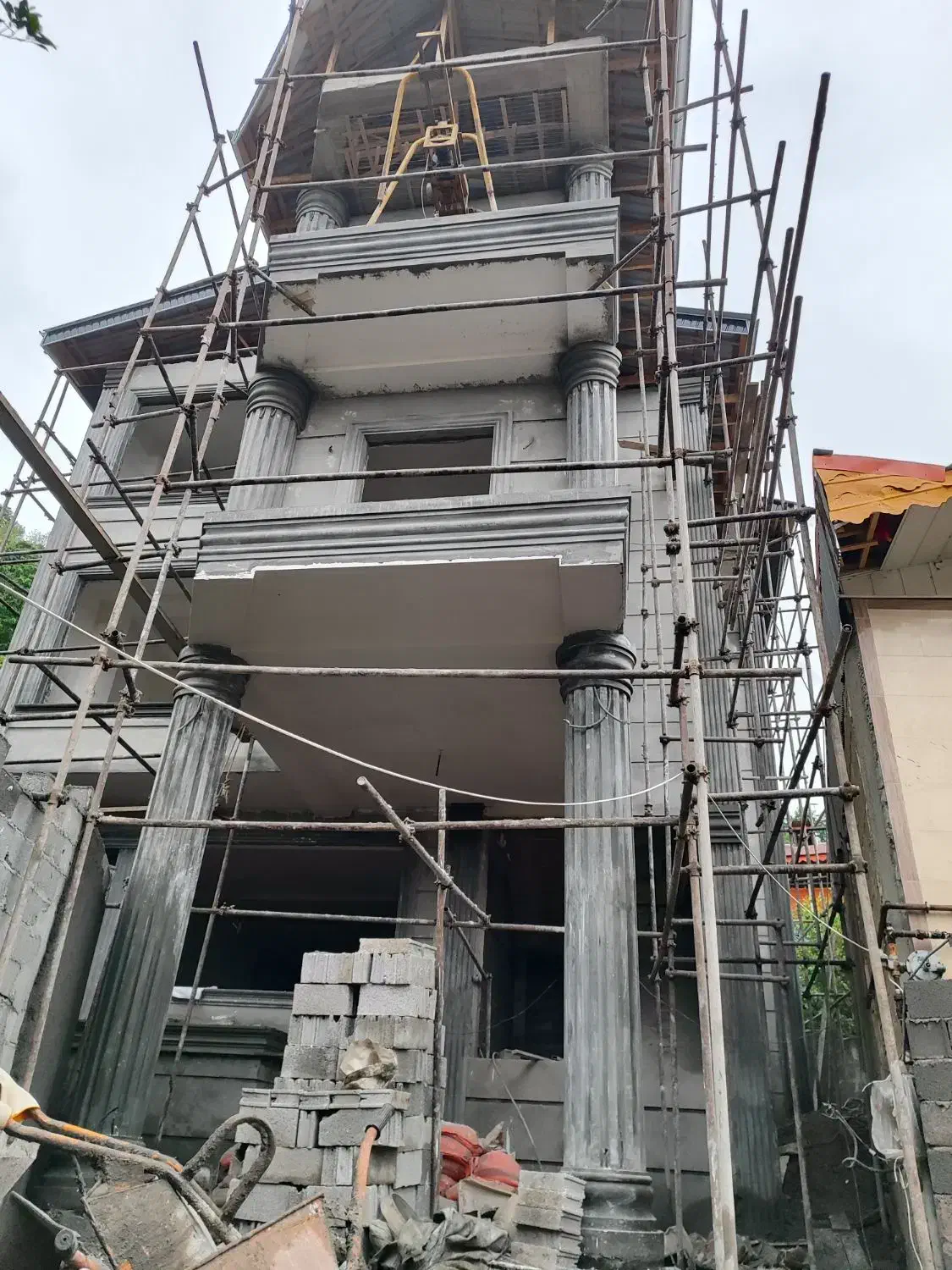 سیمانبری ونمارومی|خدمات پیشه و مهارت|لاهیجان, شیشه گران|دیوار