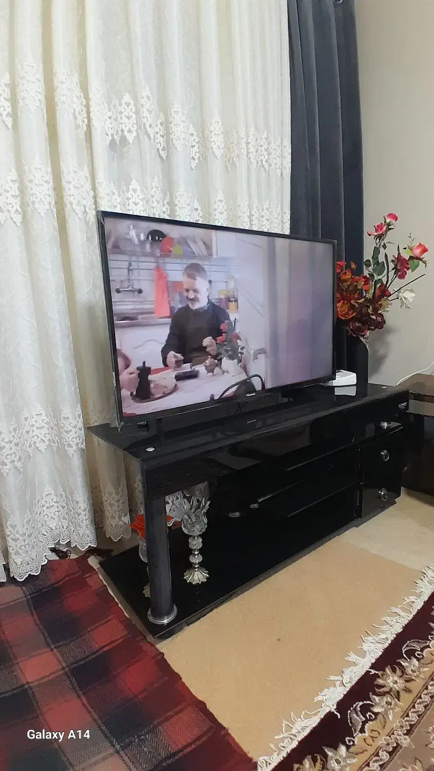 فروش تلوزیون ۴۲ اینج های سن|تلویزیون و پروژکتور|قرق, |دیوار