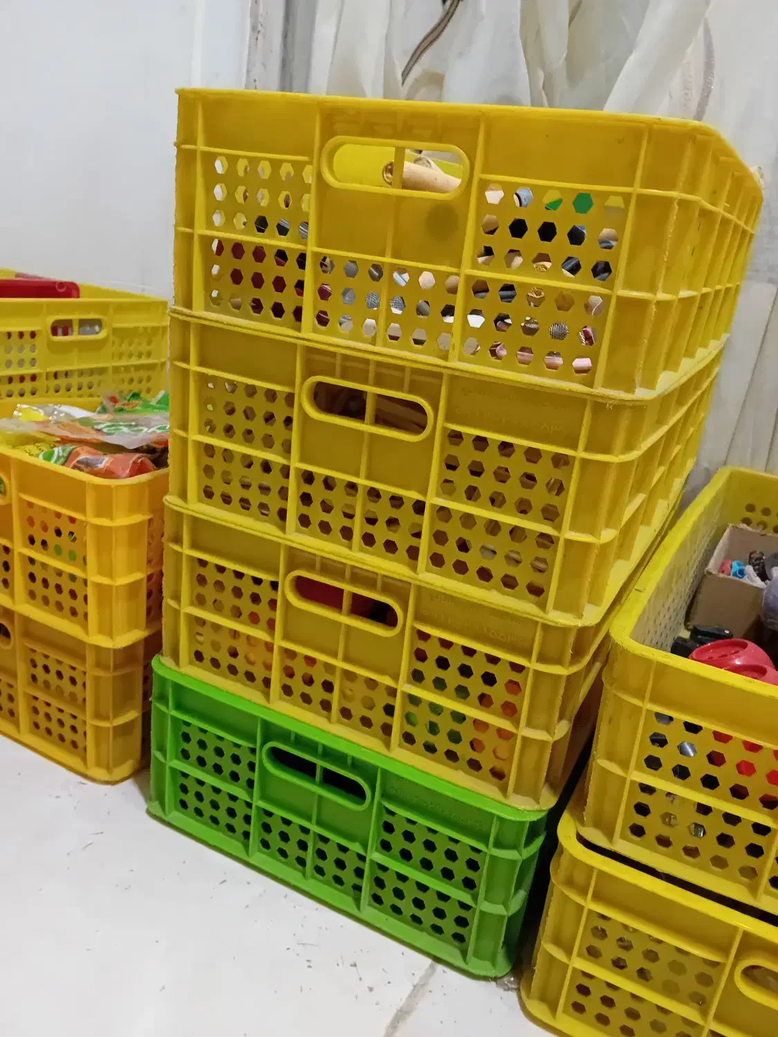 تعدادی جعبه در حد نو|ابزارآلات|کوهسار (البرز), |دیوار