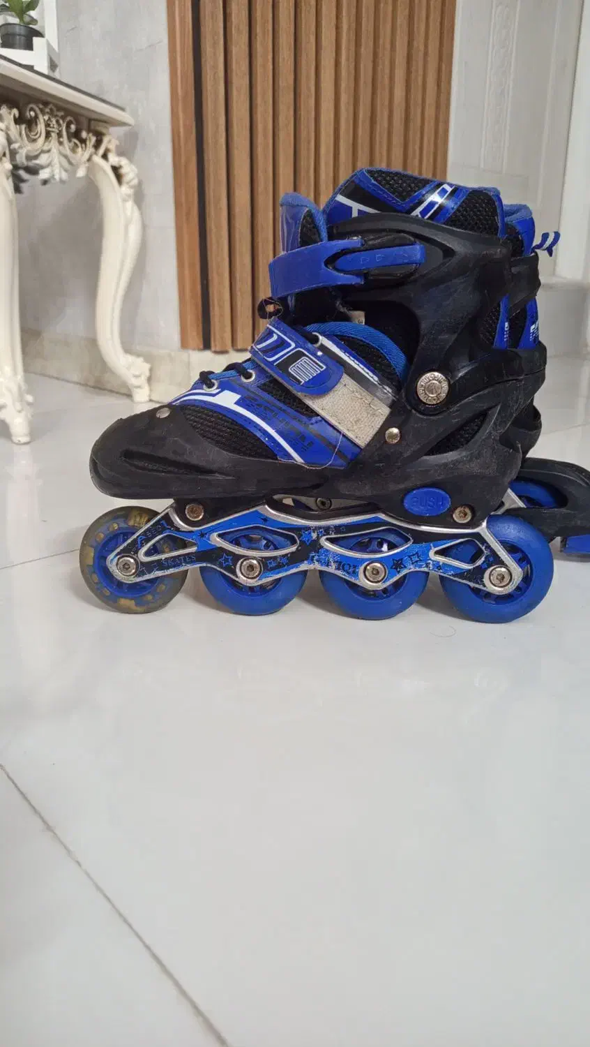 کفش اسکیت تمیز و سالم مفت|دوچرخه، اسکیت، اسکوتر|مشهد, سمزقند|دیوار