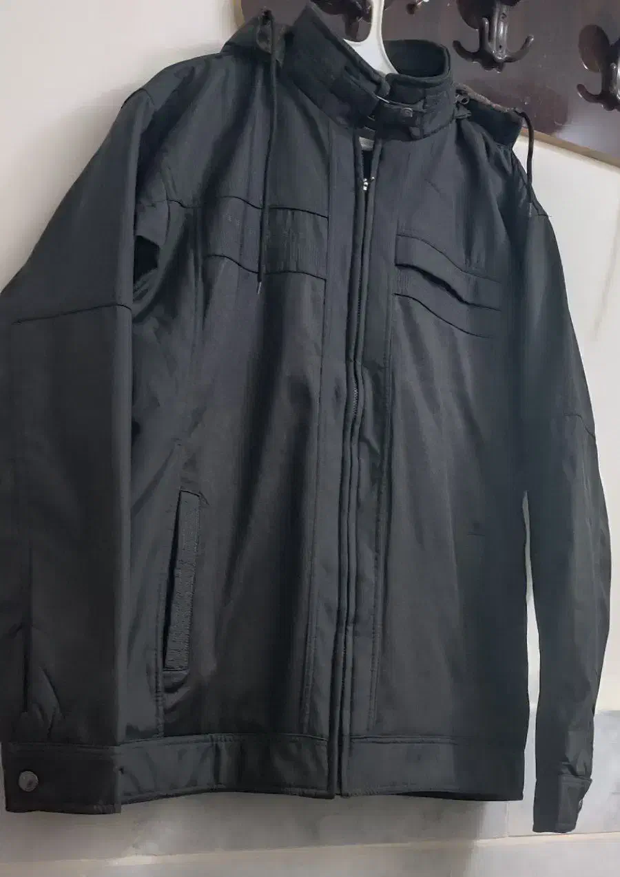 کاپشن|لباس|قیدار, |دیوار