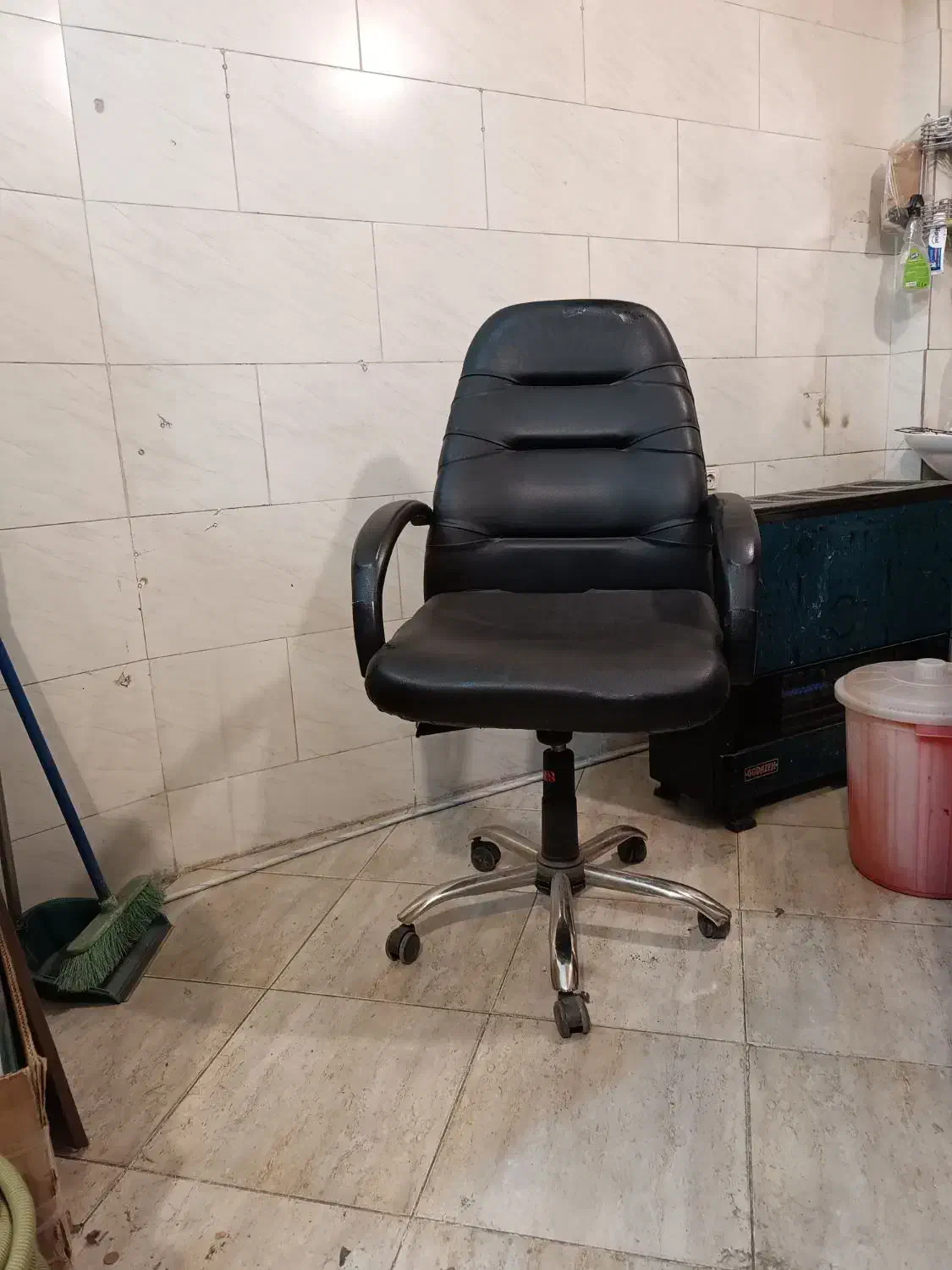 صندلی چرخدار|صندلی و نیمکت|محمدیه-قزوین, |دیوار