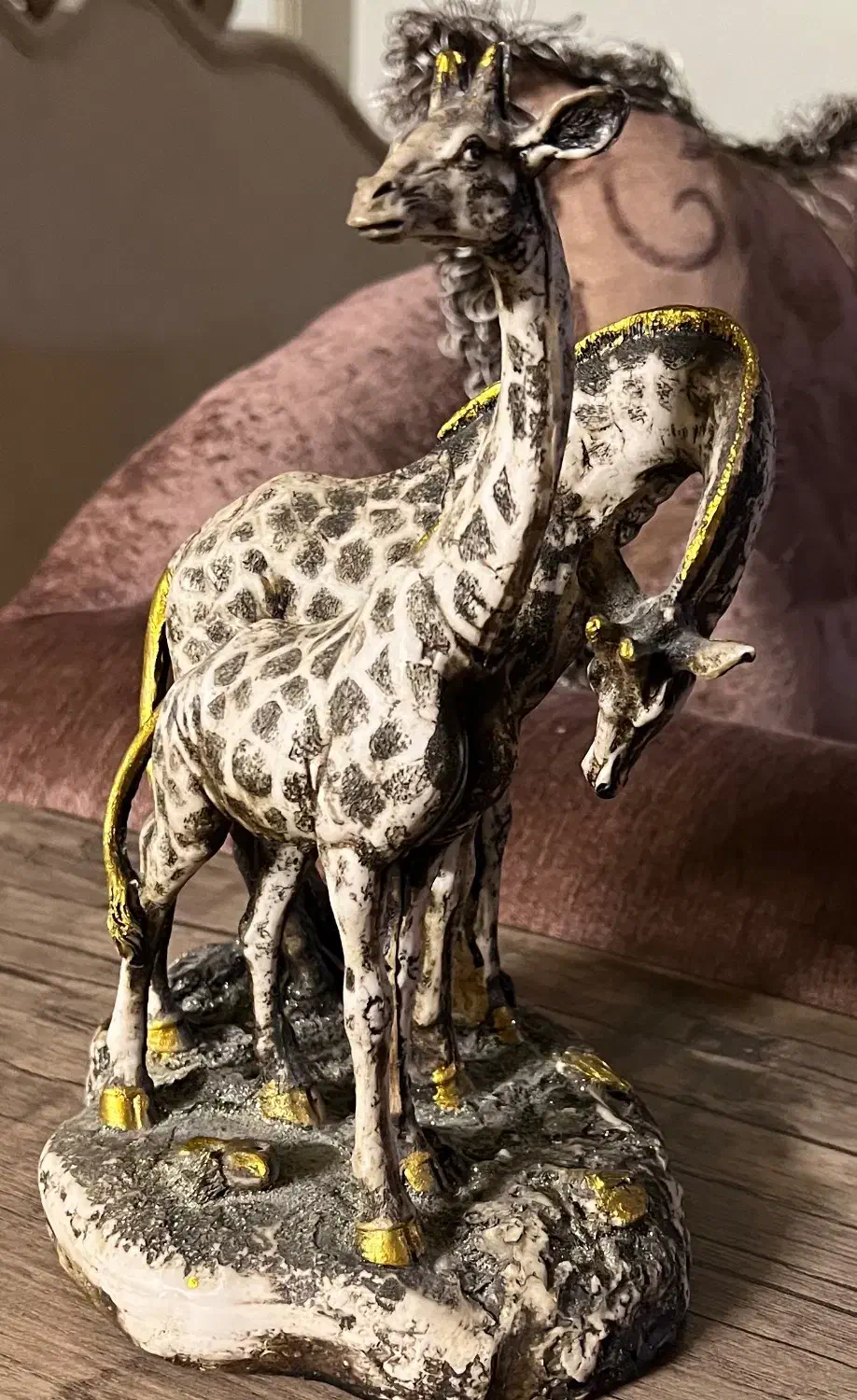 مجسمه زرافه ایی|مجسمه، تندیس، ماکت|گنبد کاووس, |دیوار