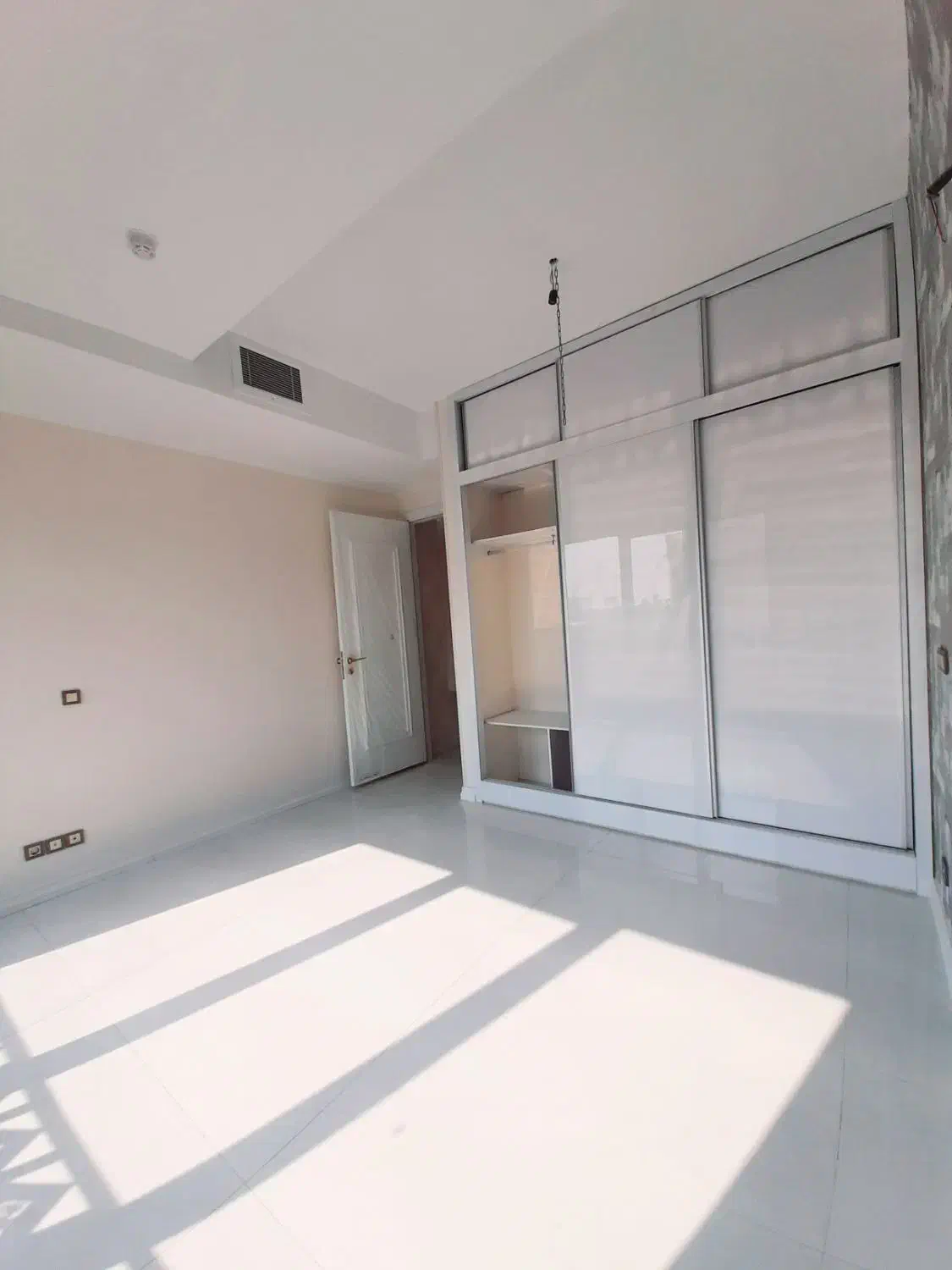 ۱۲۱ متر جردن ولیعصر ( نوساز طبقات بالا )