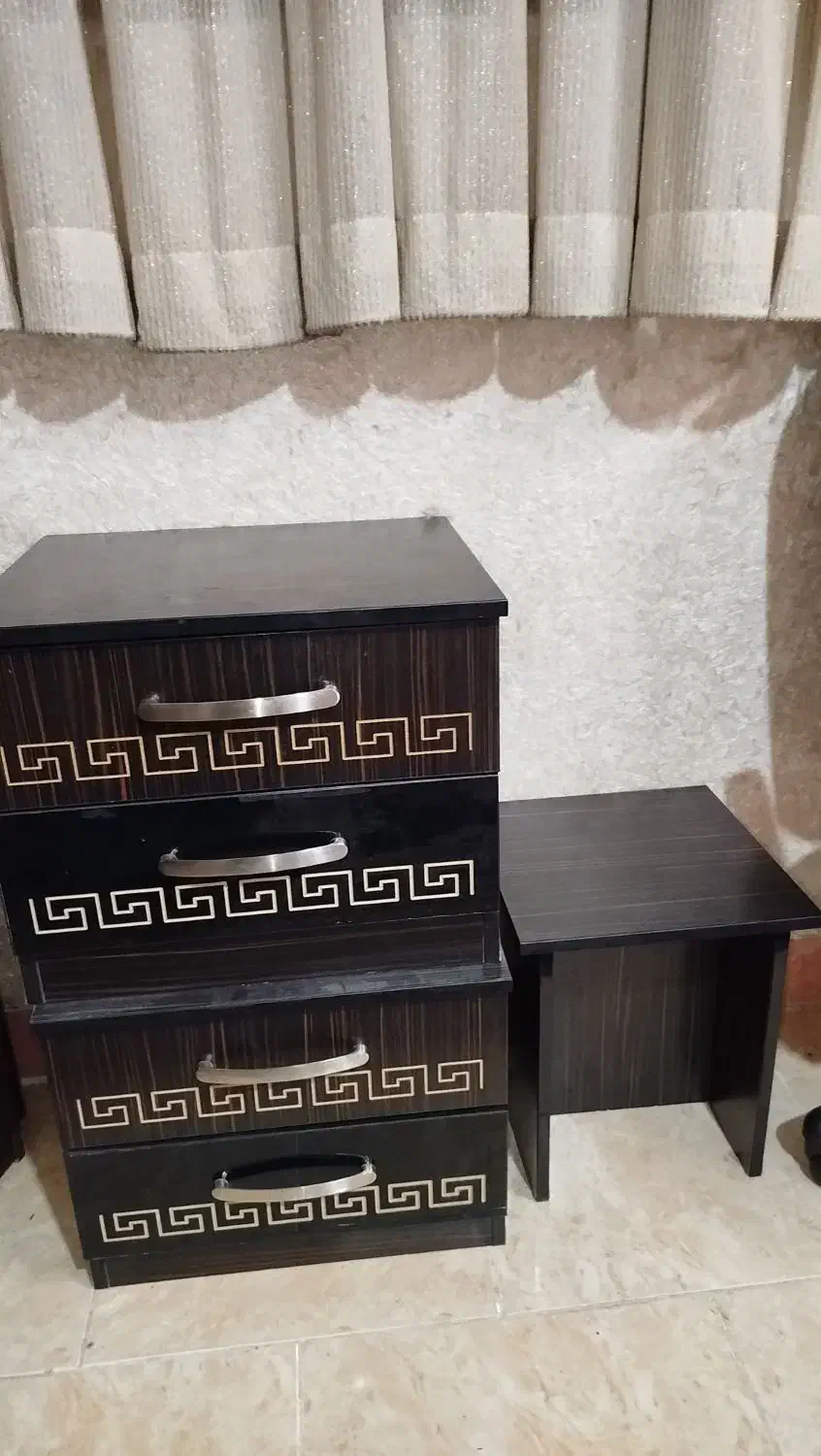 دراور و اینه|جاکفشی، کمد، دراور|قم, زنبیل آباد|دیوار