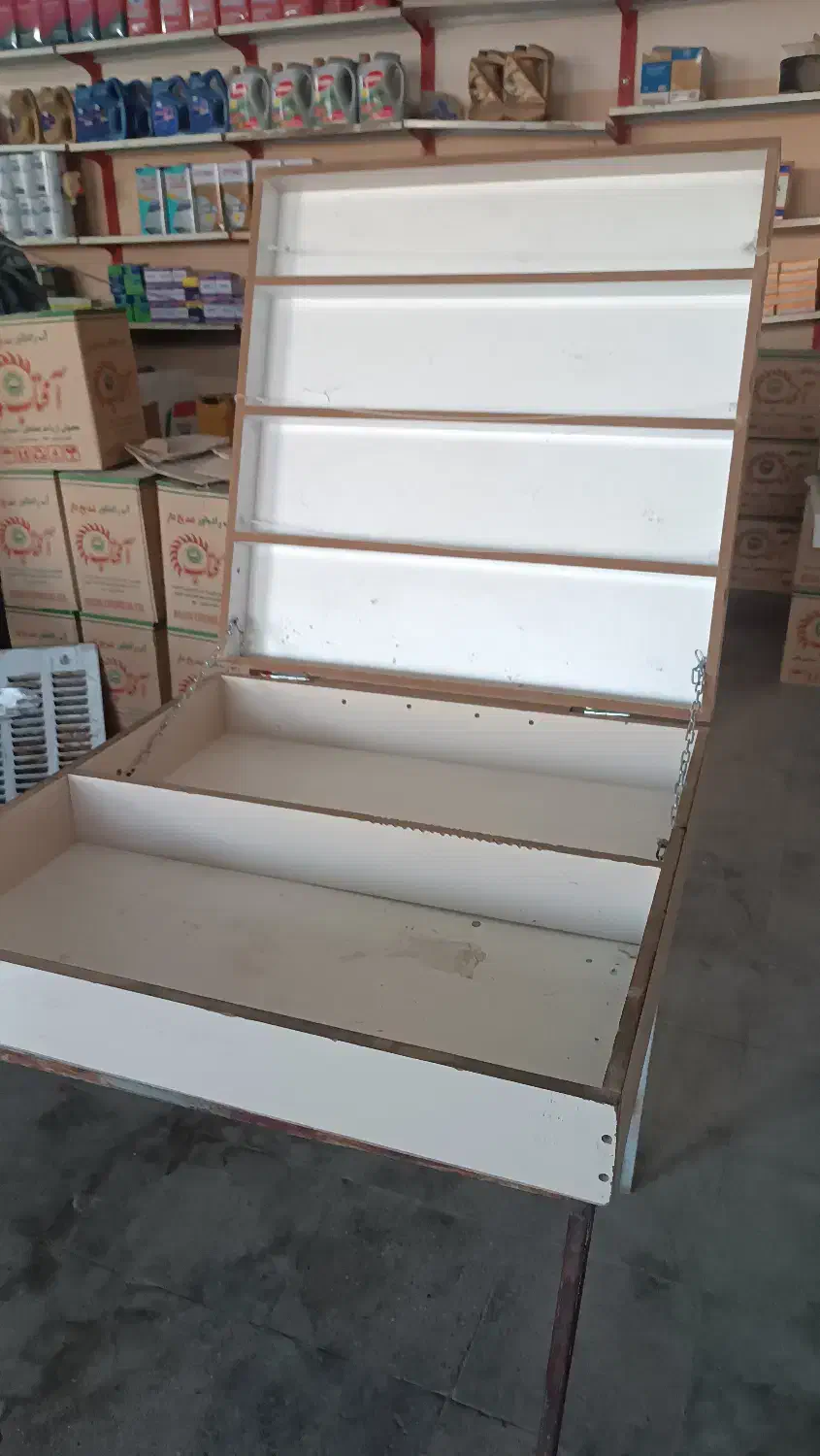 جعبه سیگاری همراه چهار پایه آهنی|فروشگاه و مغازه|ایرانشهر, |دیوار