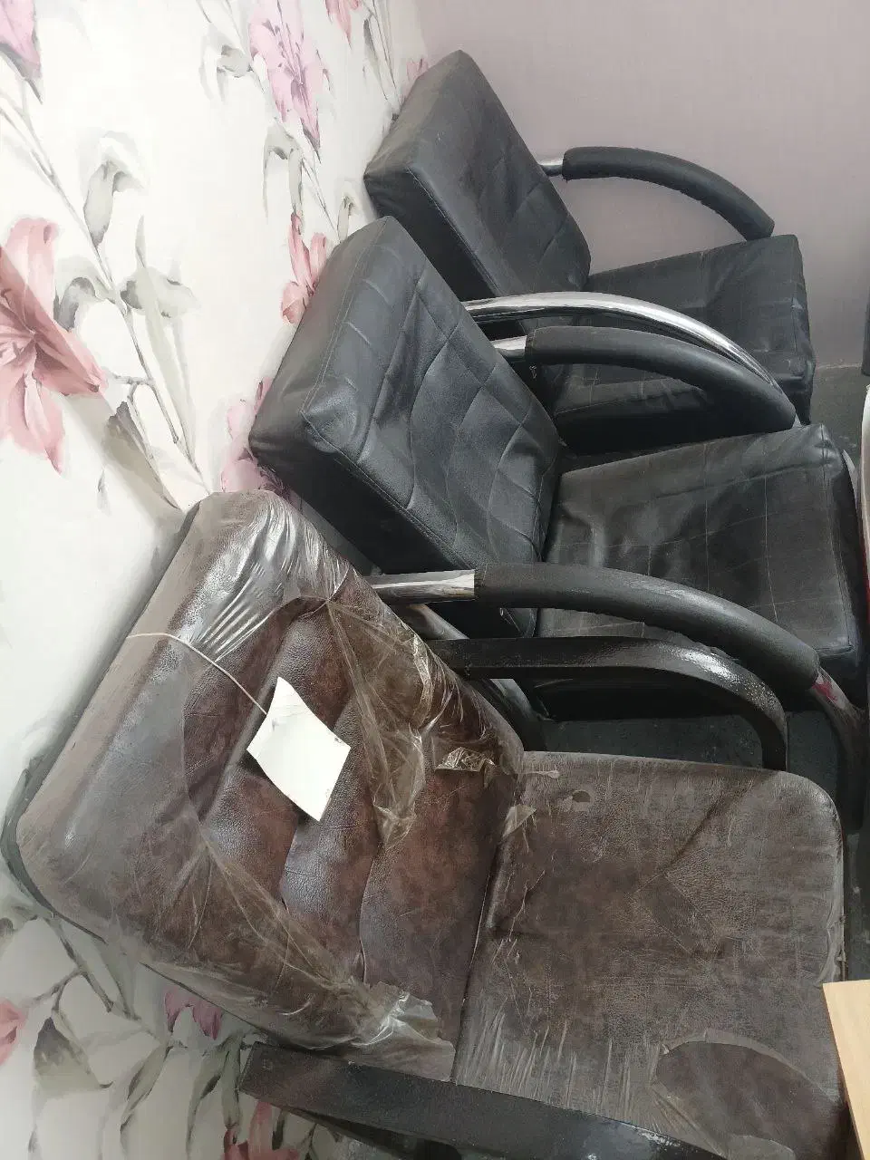 صندلی انتظار جنس خوب سالم|دفتر کار|گلبهار, شهر جدید گلبهار|دیوار