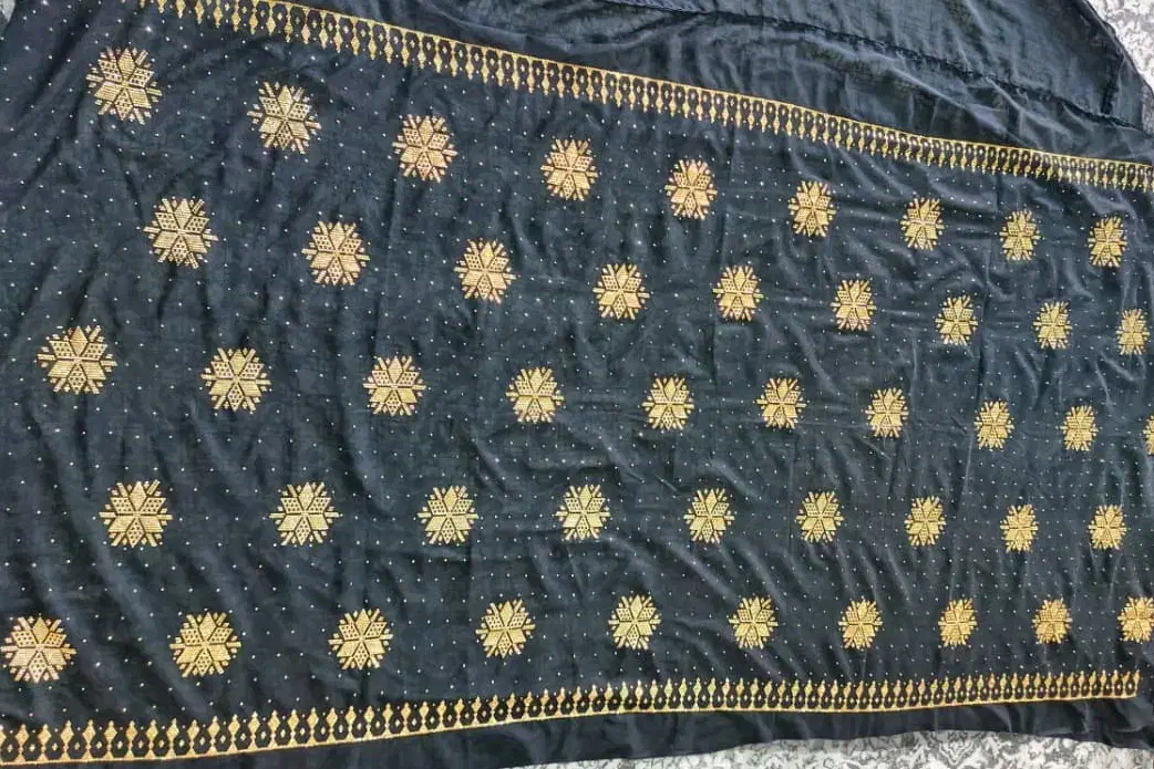 جلبیل خوسی|لباس|بندرلنگه, |دیوار