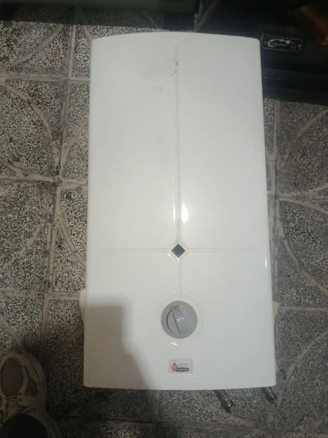 آبگرمکن بوتان ۳۱۱۵به همراه دو بخاری|آبگرمکن، پکیج، شوفاژ|نسیم‌شهر, |دیوار