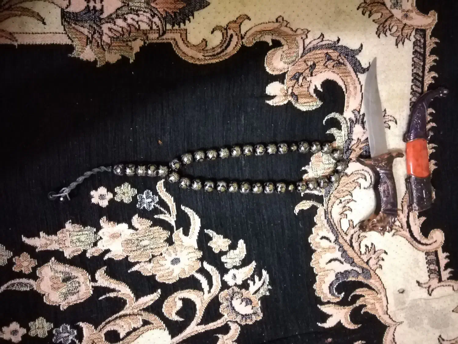 تسبیح نقره کوب|کلکسیون اشیاء عتیقه|مشهد, انقلاب|دیوار