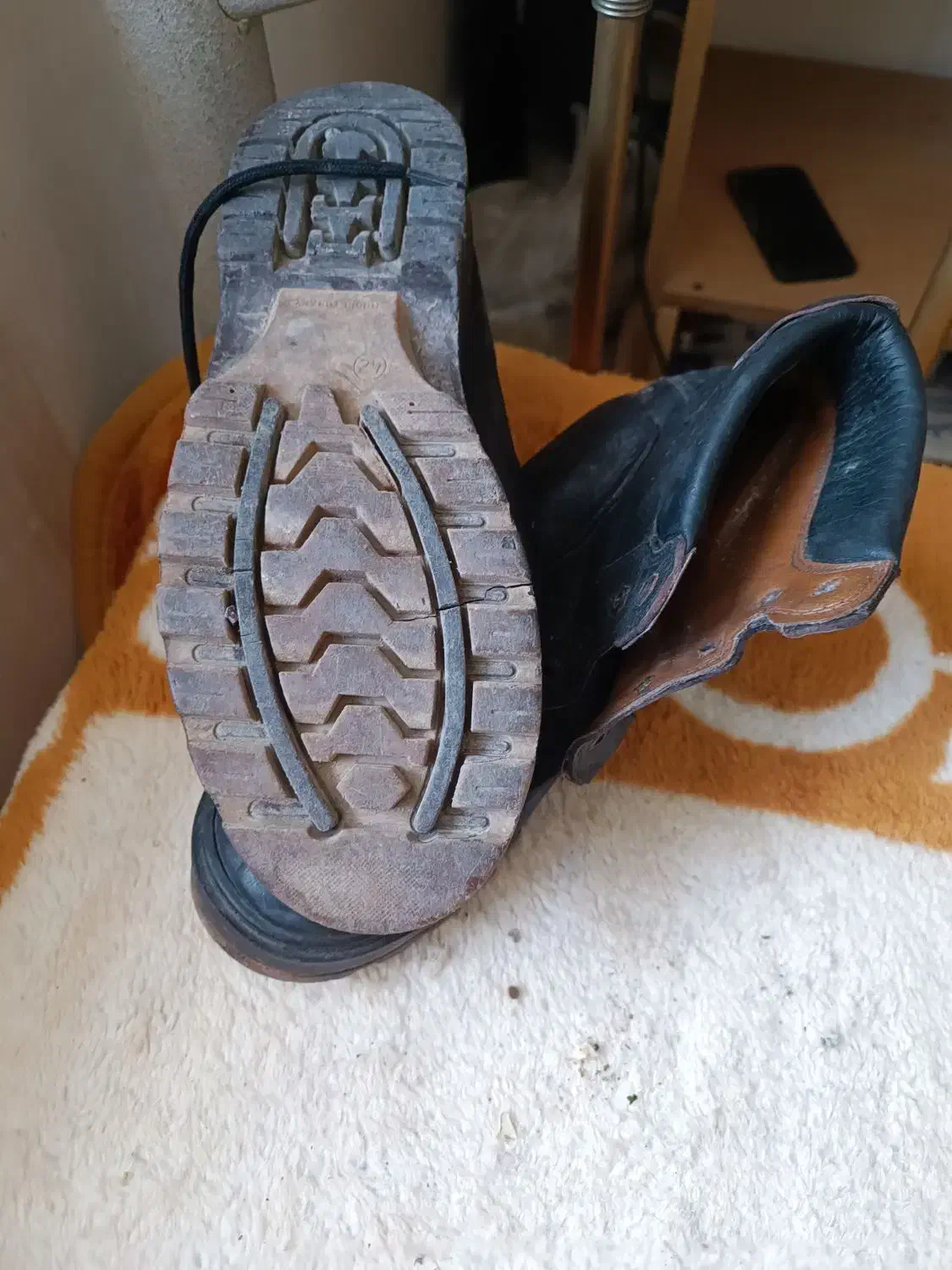 انواع کفش|کیف، کفش، کمربند|باشت, |دیوار