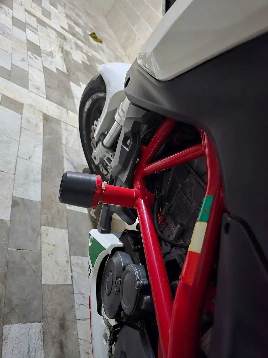 بنلی ۲۵۰ تک سیلندر فیس قدیم|موتورسیکلت|قم, سالاریه|دیوار