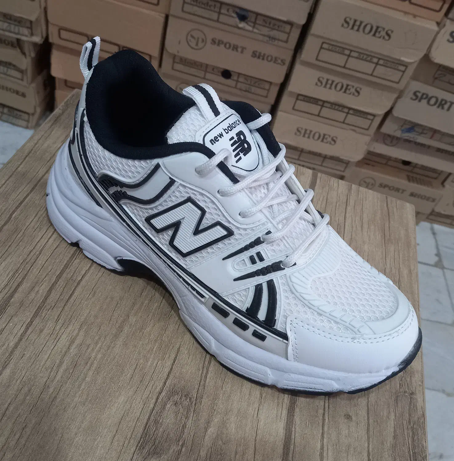 حراج انواع کتونی به علت تغییر شغل ،مهک نبش گلبرگ۱۰|کیف، کفش، کمربند|دماوند, گیلاوند|دیوار