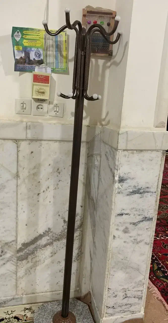 جالباسی|بندرخت و رخت‌آویز|تربت جام, شهید نصرالهی|دیوار