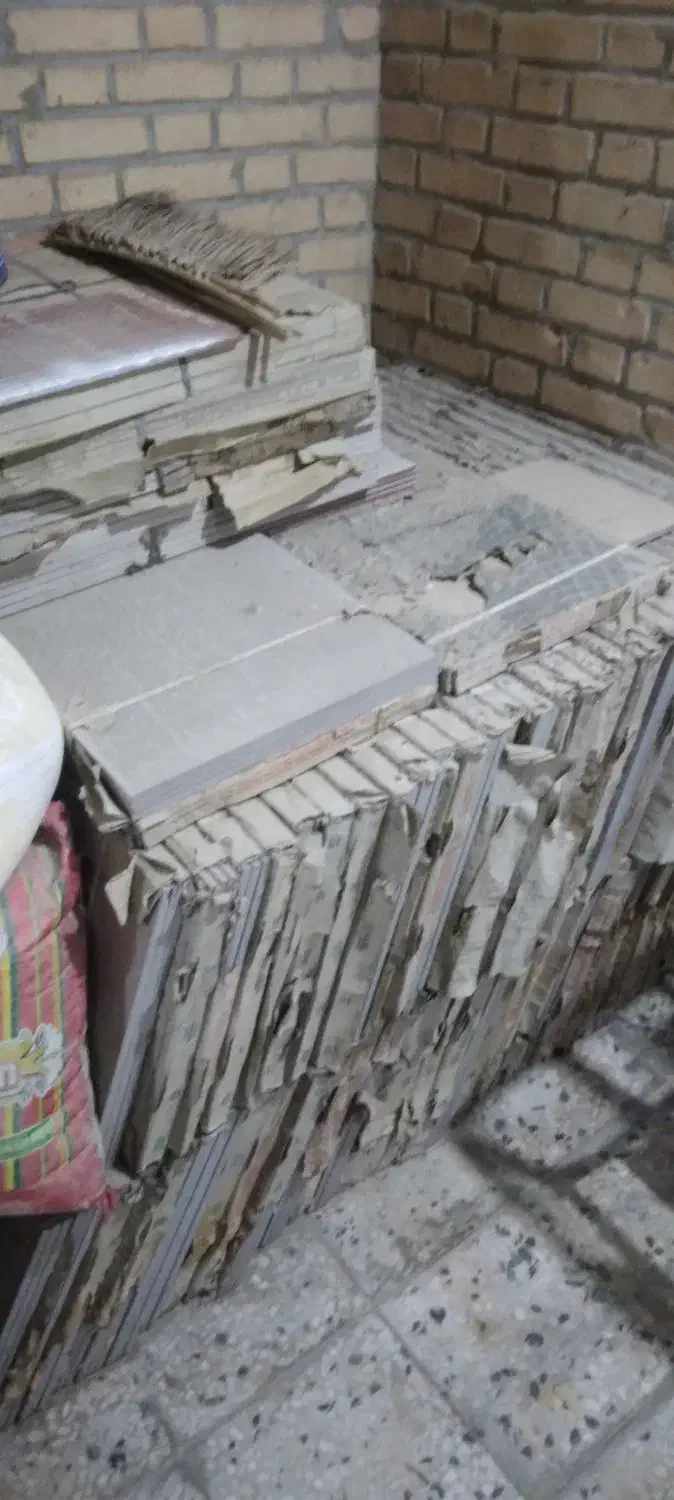 مقداری کاشی گرانیت سفارش اصفهان(در شادگان)|حراج|شادگان, |دیوار