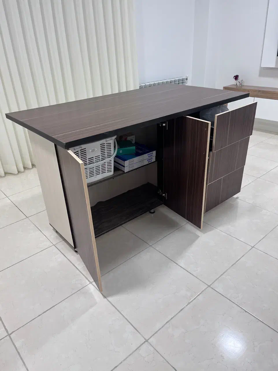 میز اقتصادی و مناسب جهت پیشخوان مغازه|مبلمان اداری|رشت, حومه رشت|دیوار