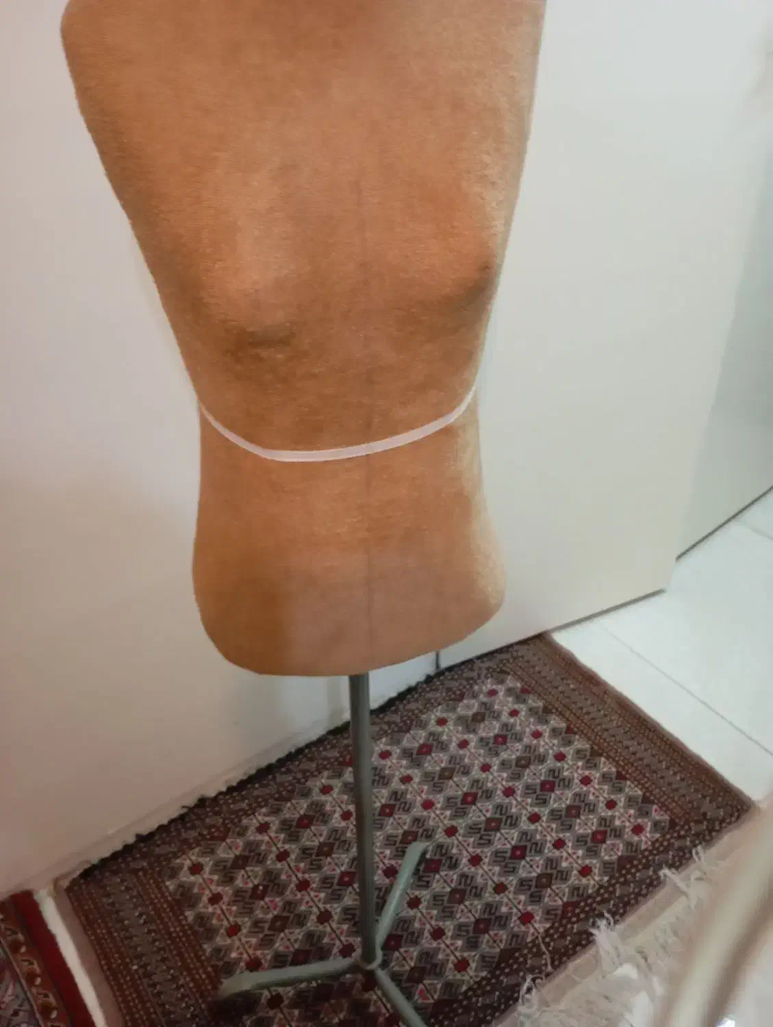 مانکن حیاطی|لوازم خیاطی و بافتنی|شیراز, سیلو|دیوار