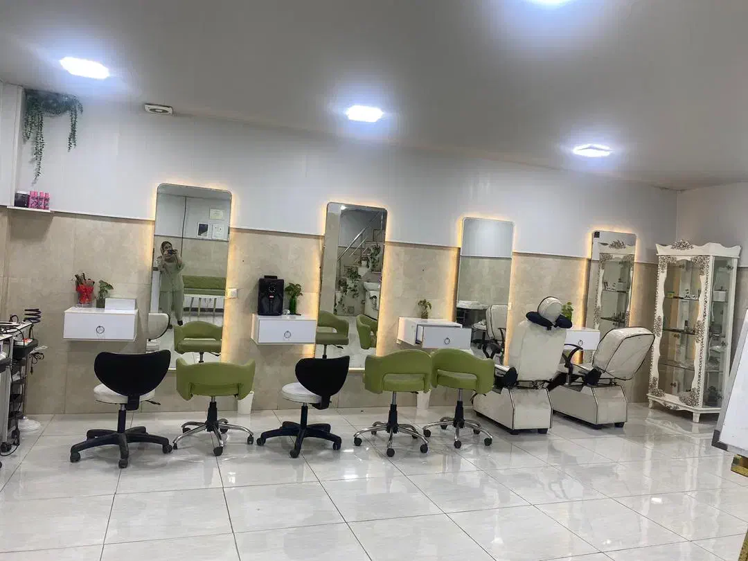 فروش لوازم سالن در حد نو|آرایشگاه و سالن‌های زیبایی|رشت, گیل|دیوار