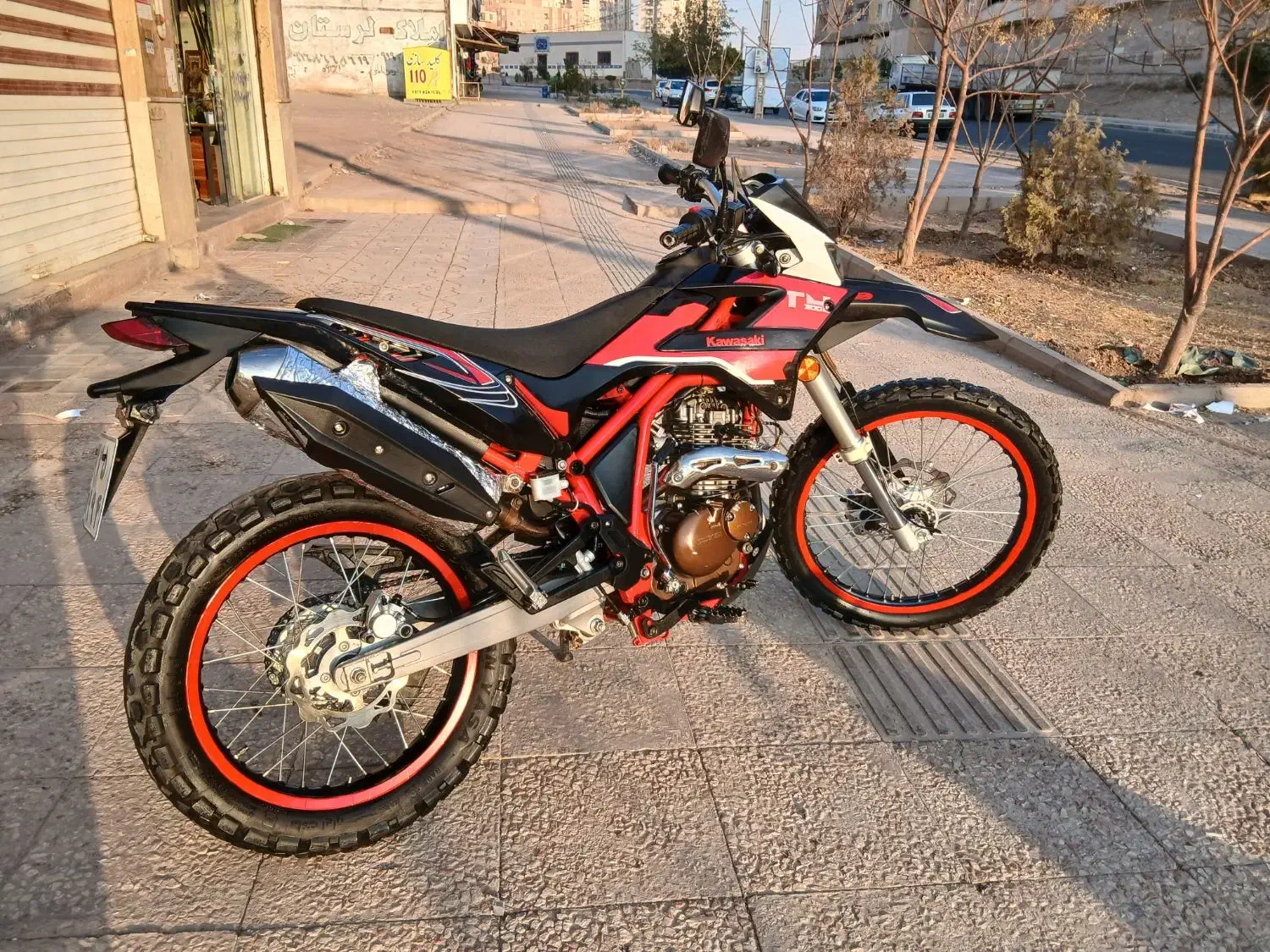 t4 تریل|موتورسیکلت|پرند, فاز ۴|دیوار