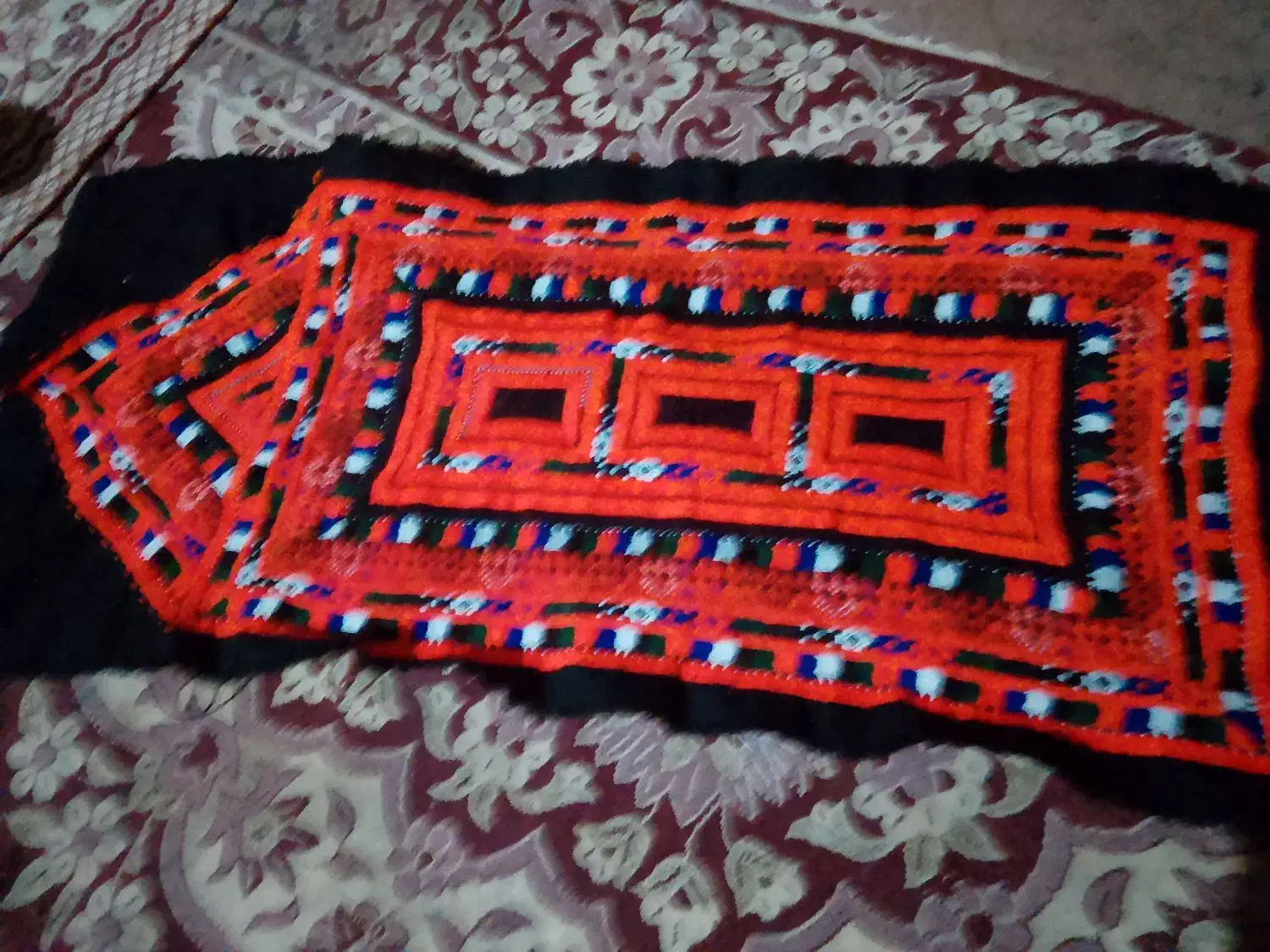 سه شیرازه|فرش|سراوان, |دیوار