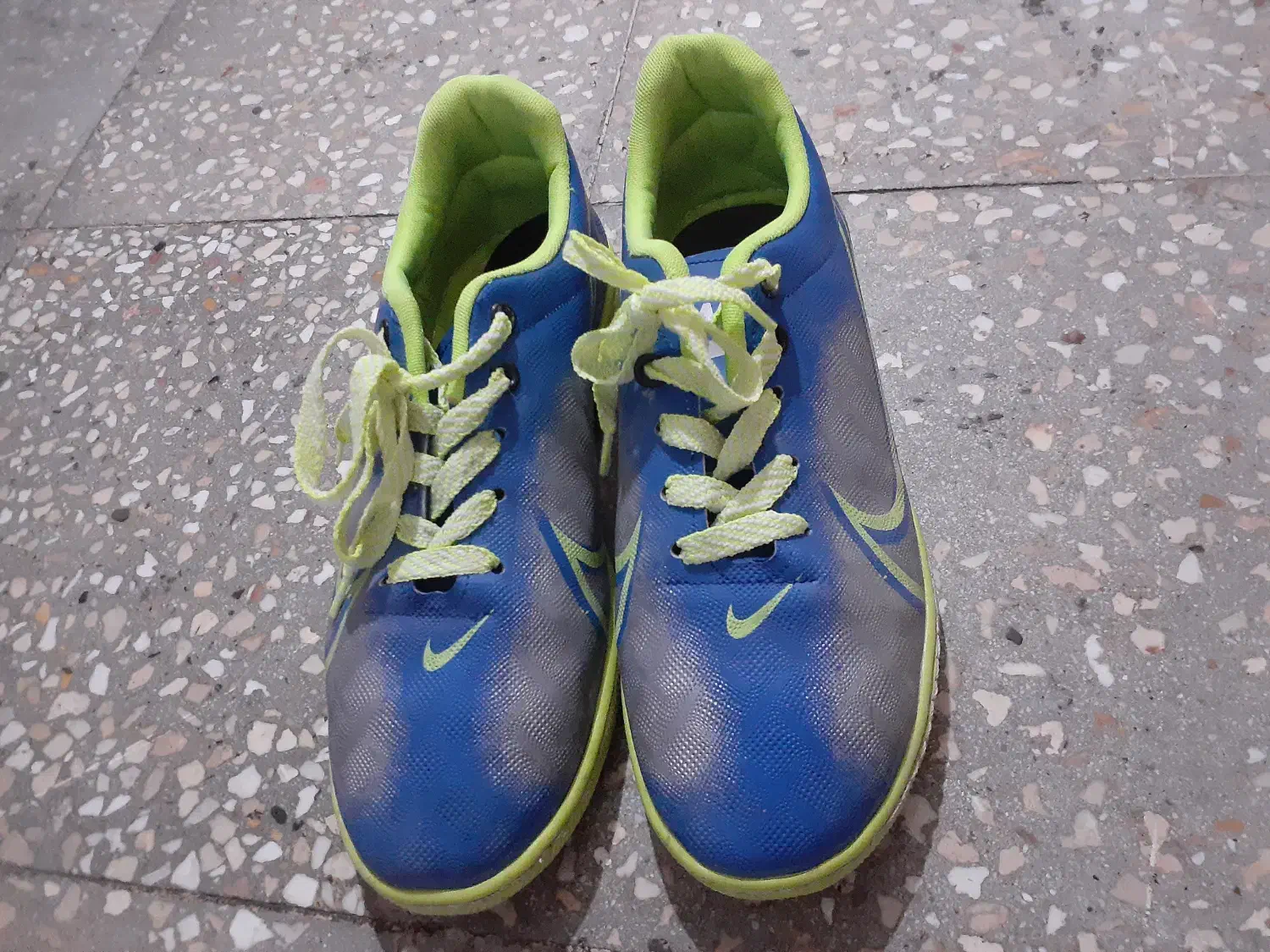 کفش فوتسالی|کیف، کفش، کمربند|کرمانشاه, |دیوار