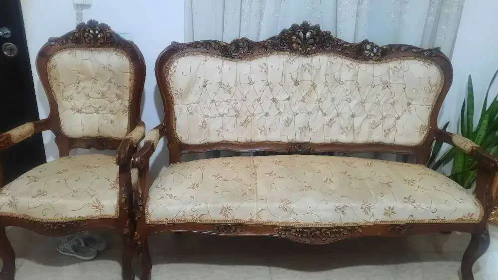 مبل 7نفره،یک عدد کمد کتاب،میز تلویزیونی سالم|مبلمان خانگی و میز عسلی|چابکسر, |دیوار
