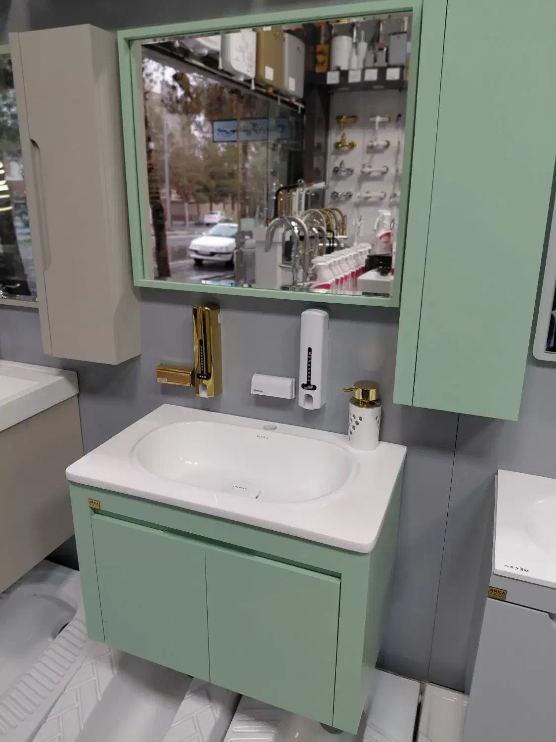 سنگ و کابین روشویی|لوازم سرویس بهداشتی|بیرجند, |دیوار